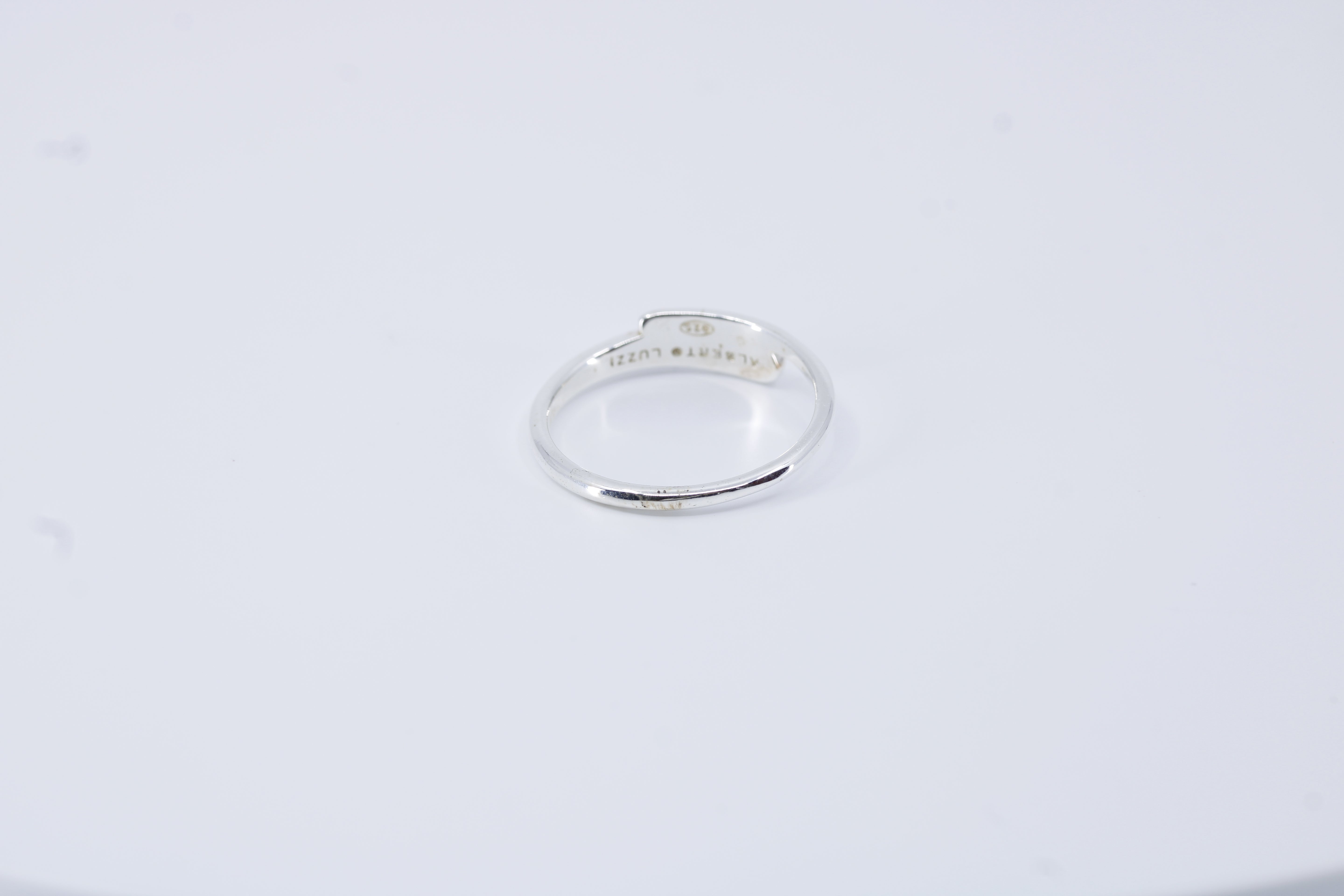 Linea Overlap Bar Band