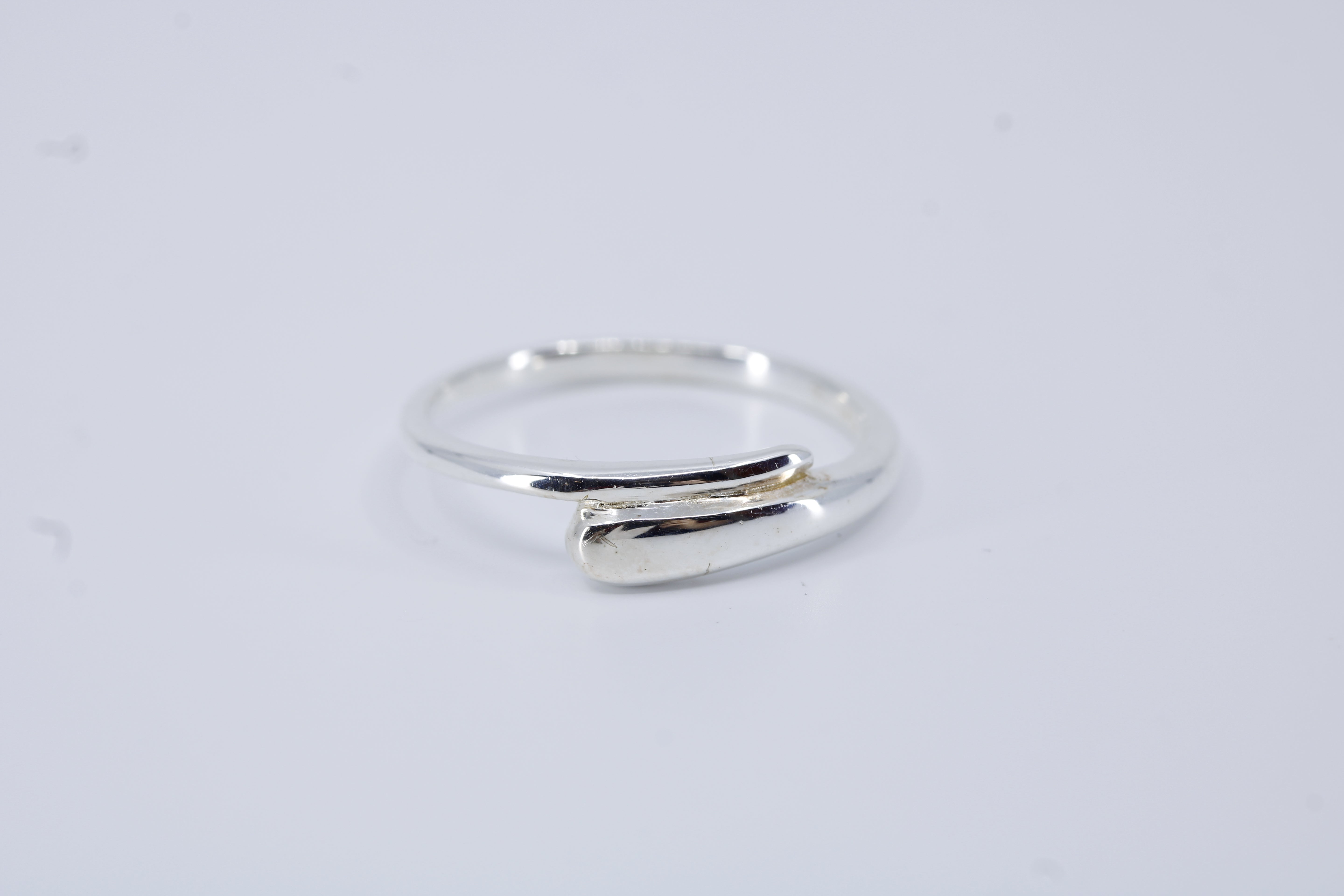 Linea Overlap Bar Band