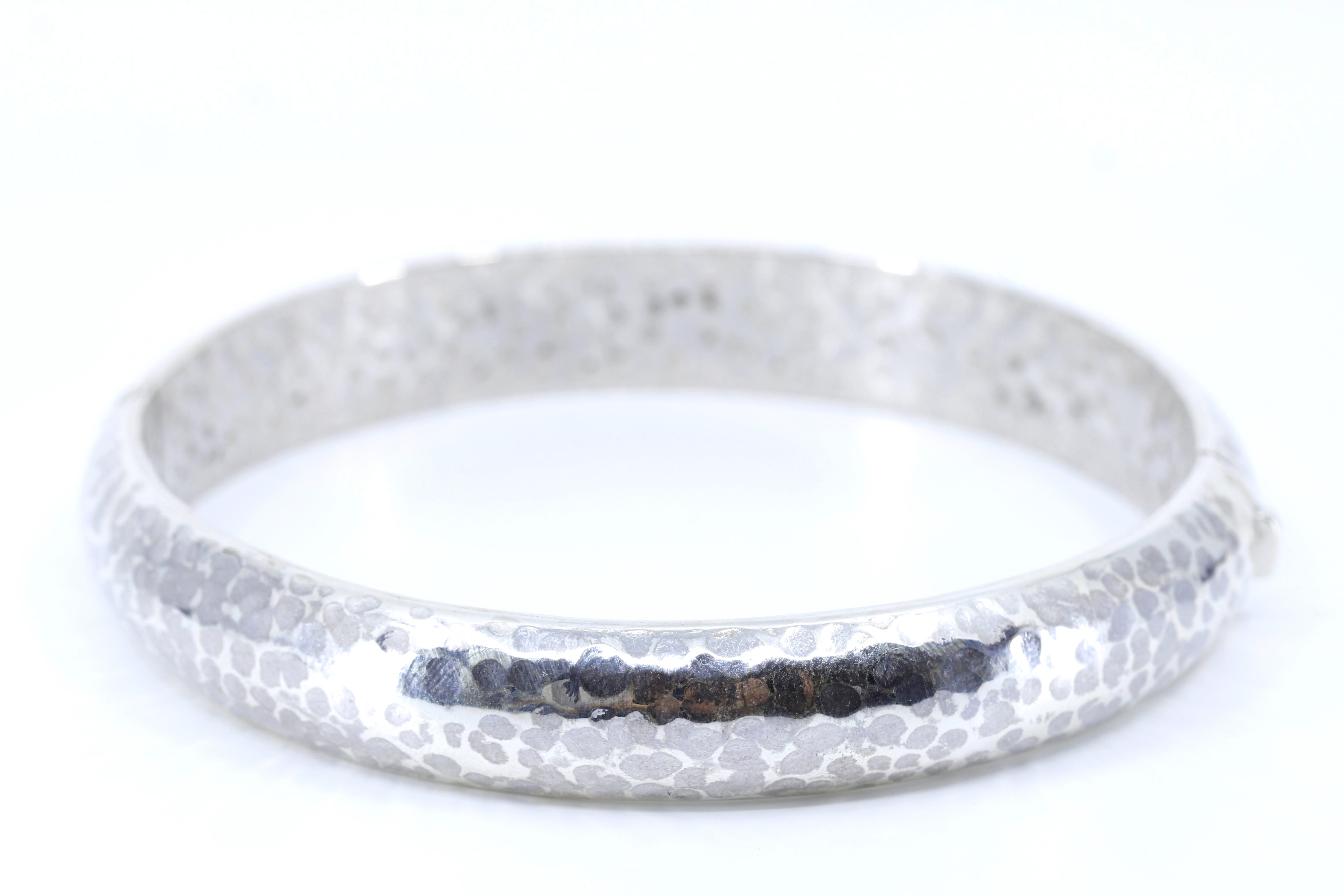 RAVENNA Hammered Bangle Bracelet