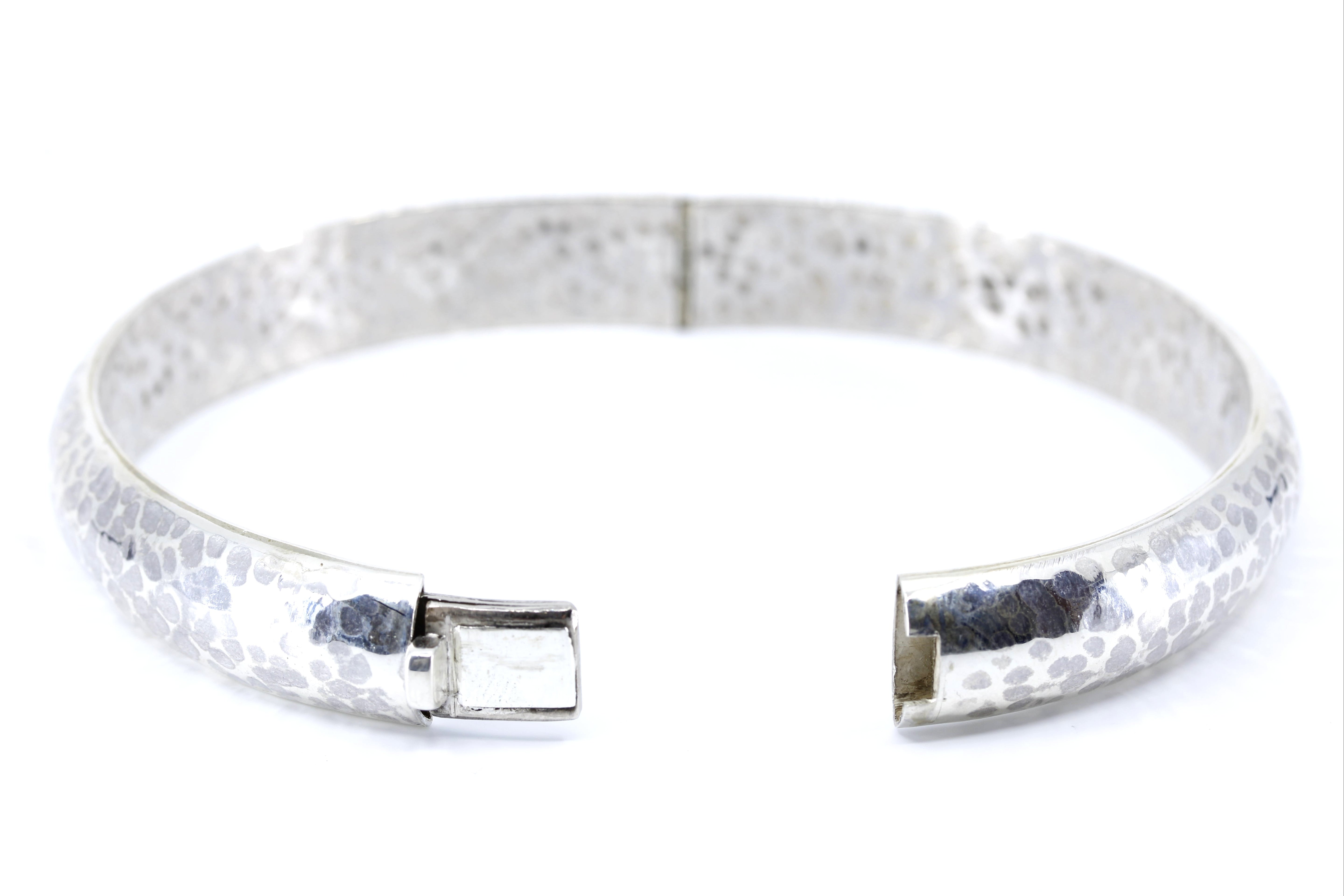 RAVENNA Hammered Bangle Bracelet