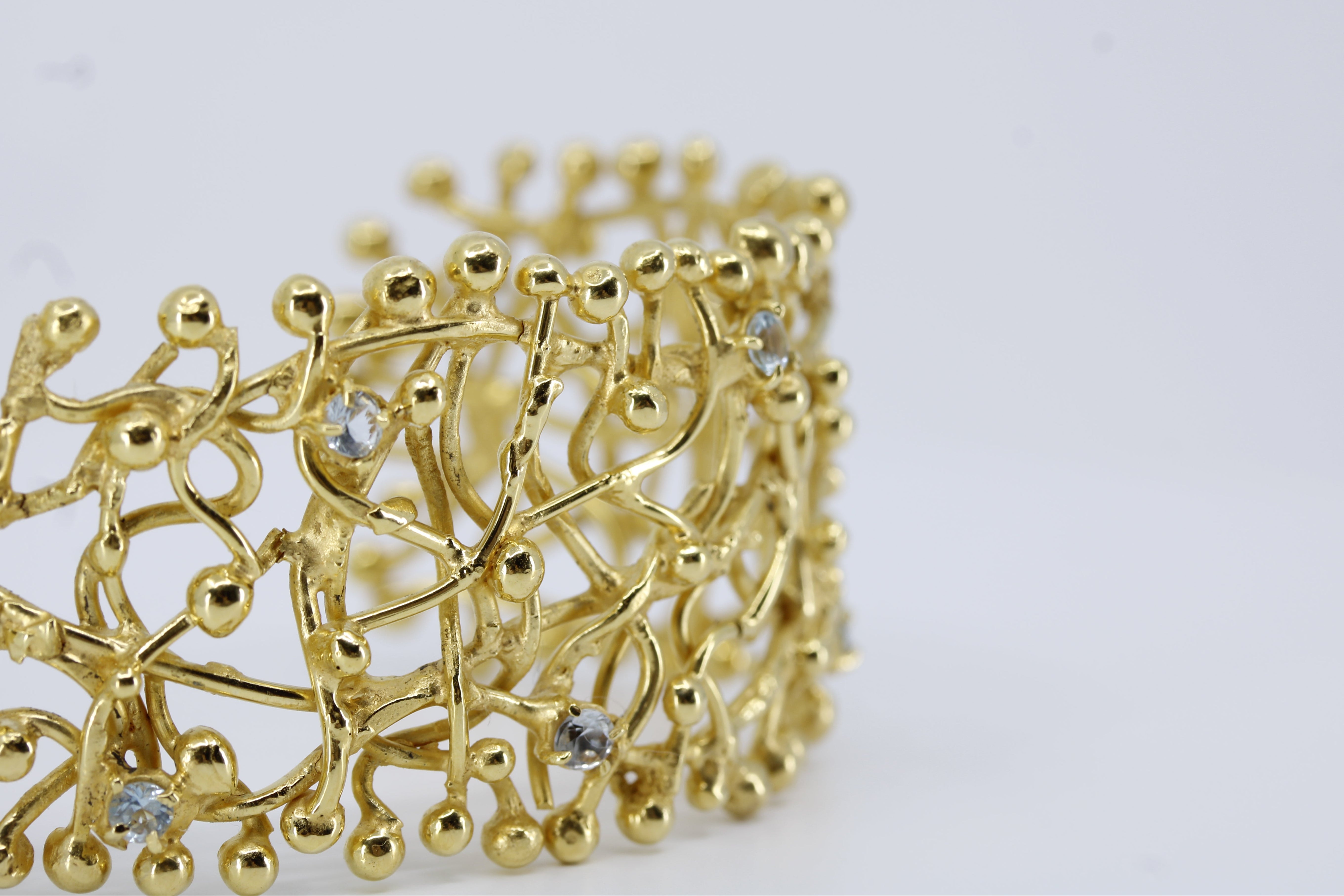 NURAI Cuff Bracelet with Topaz