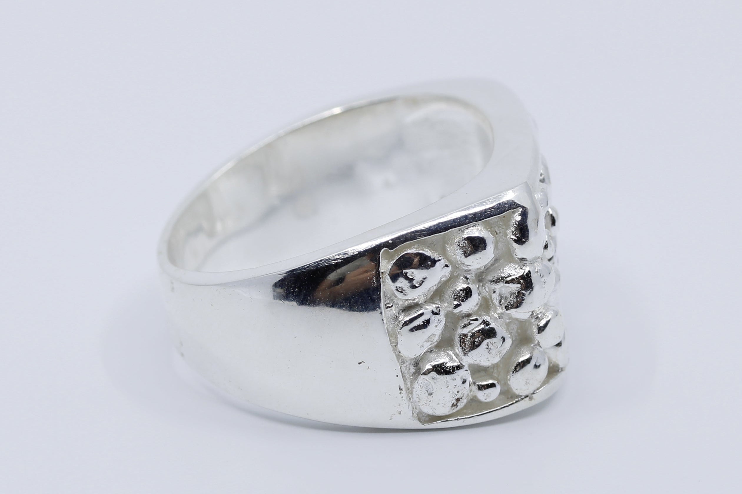 JAYA Pebble Band Ring