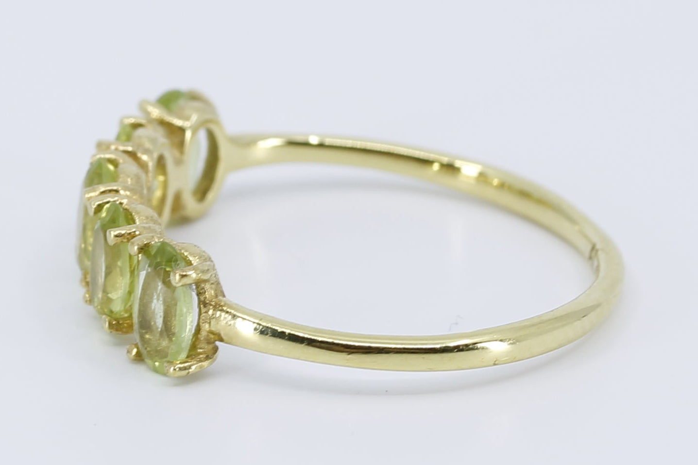 AURORA Peridot Bar Ring