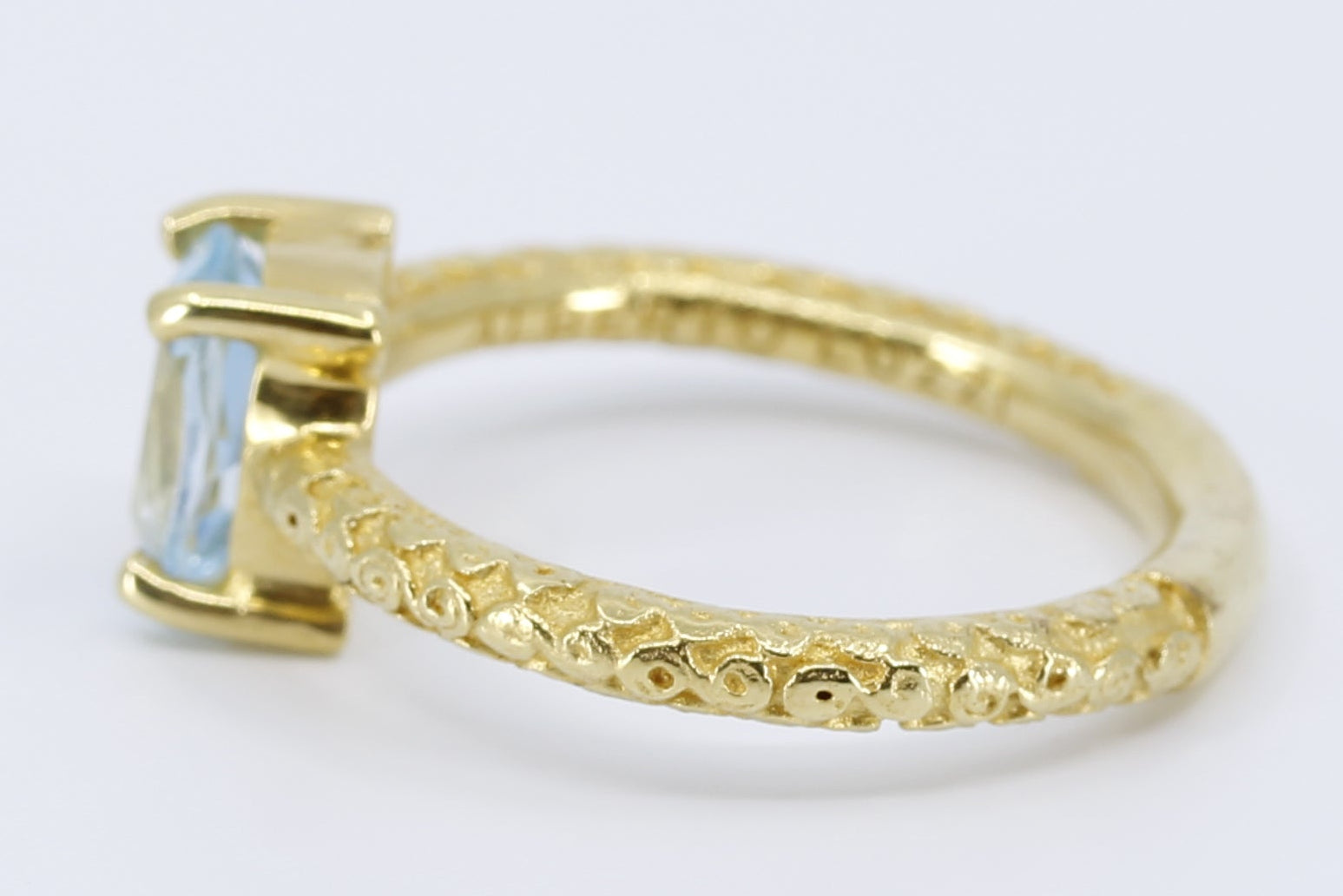 AURORA Solitaire Ring with Blue Topaz