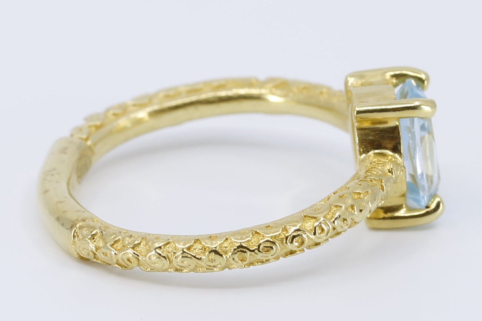 AURORA Solitaire Ring with Blue Topaz