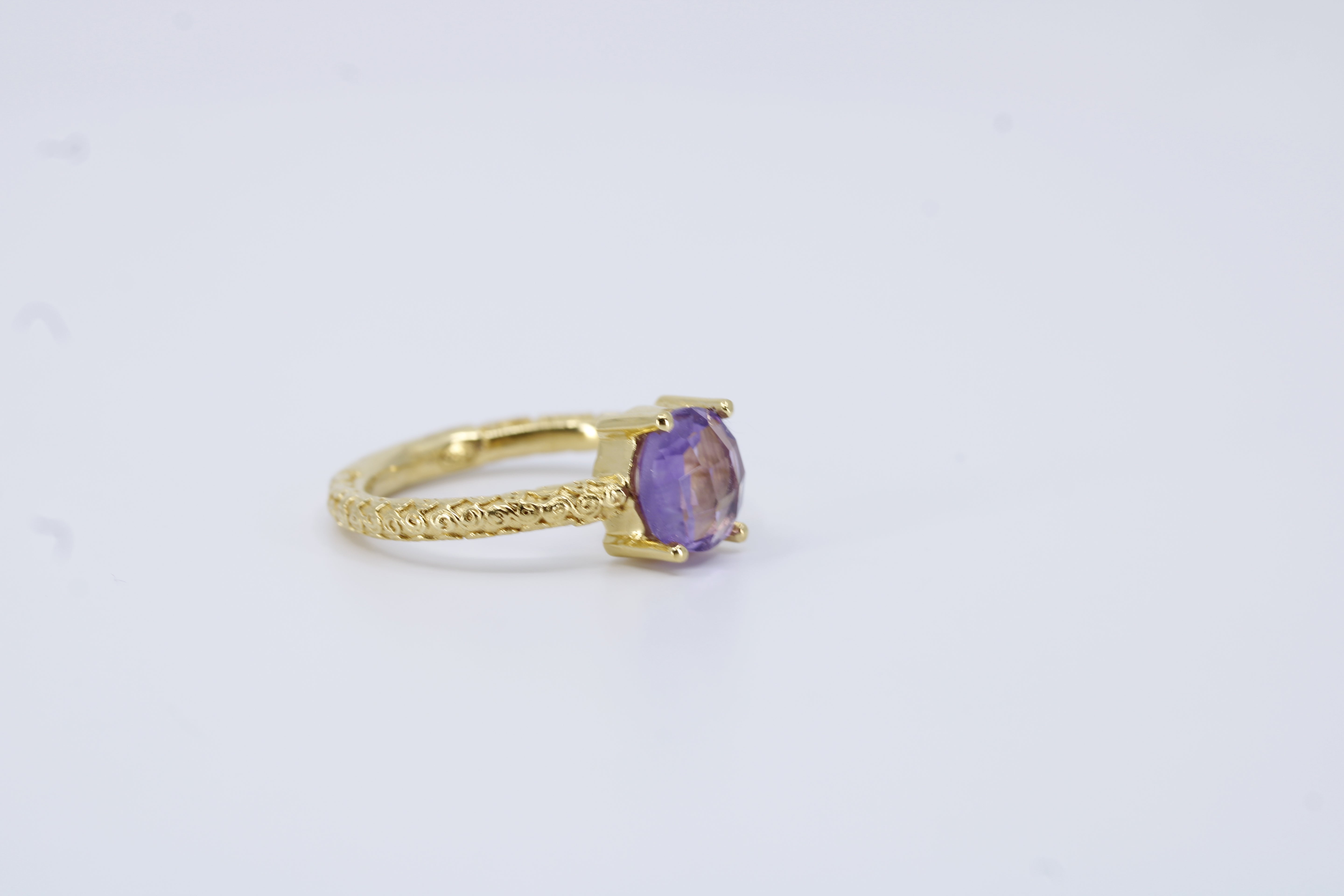 Il Gattopardo Classic Solitaire Ring with Amethyst