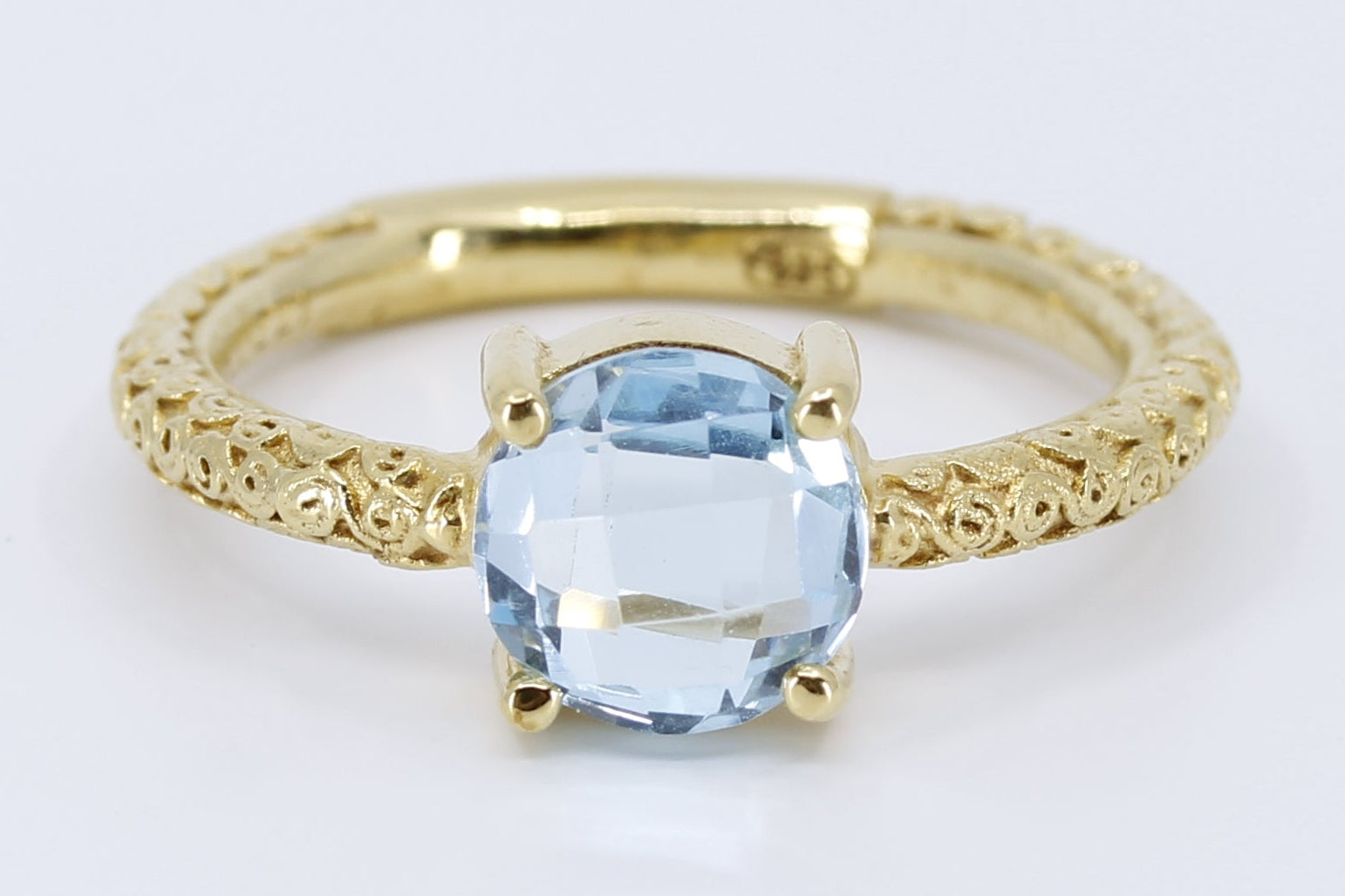 AURORA Classic Solitaire Ring with Blue Topaz