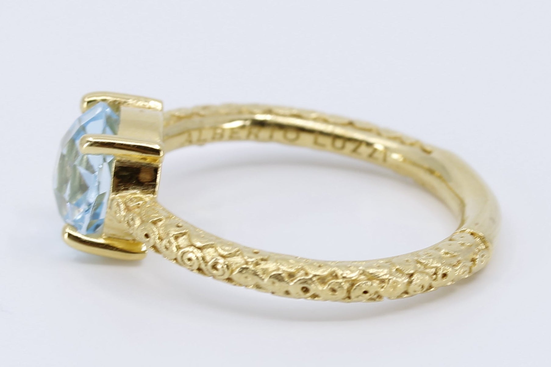 AURORA Classic Solitaire Ring with Blue Topaz