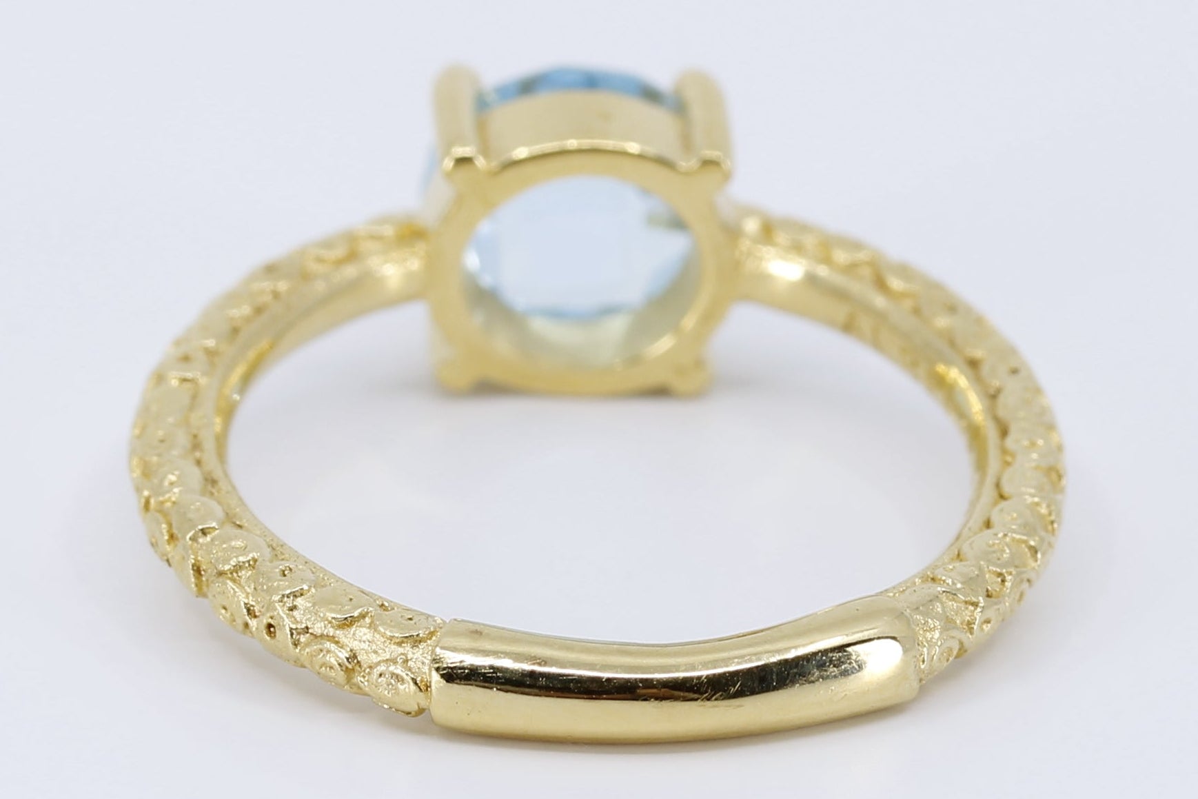 AURORA Classic Solitaire Ring with Blue Topaz