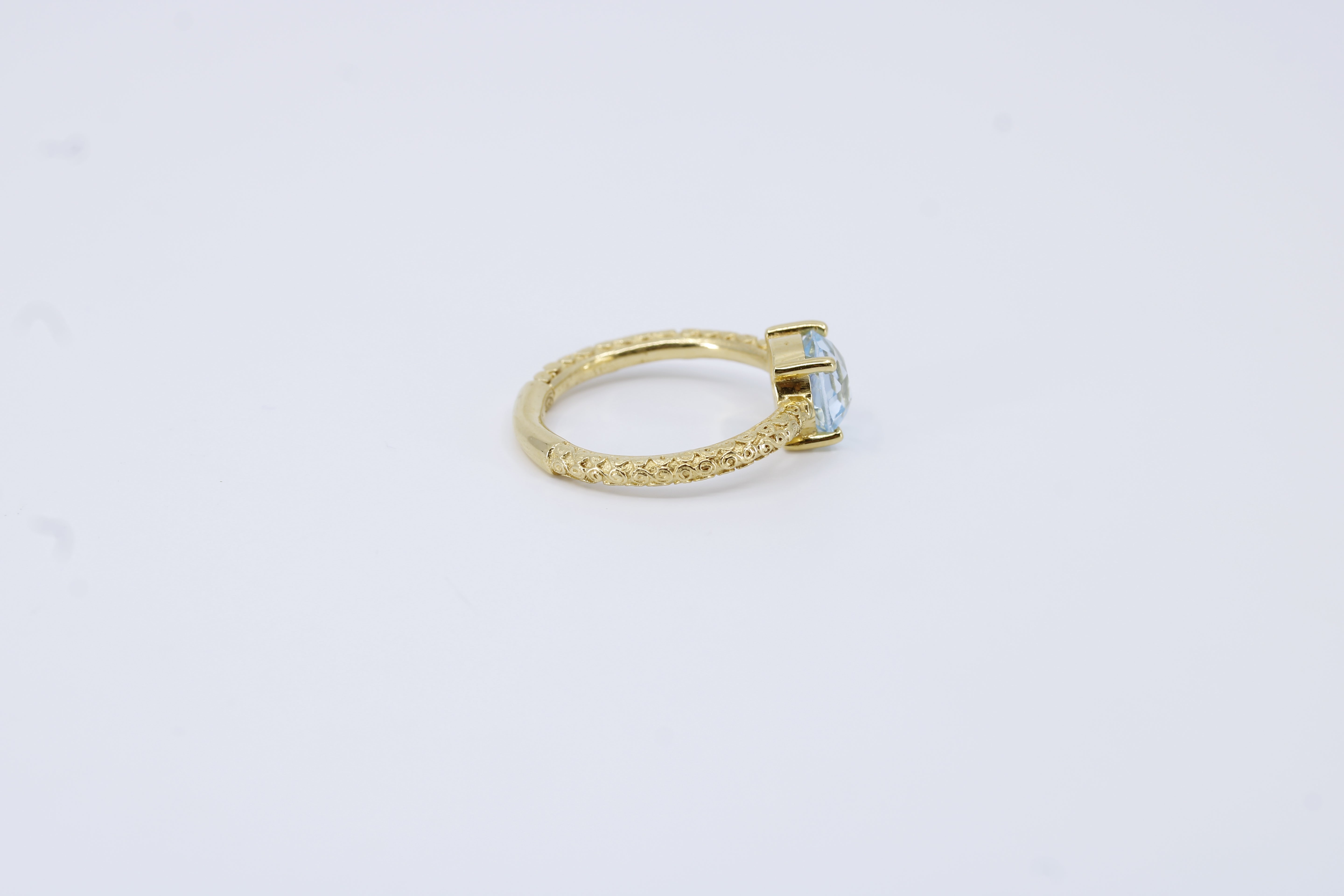 Il Gattopardo Classic Solitaire Ring with Blue Topaz