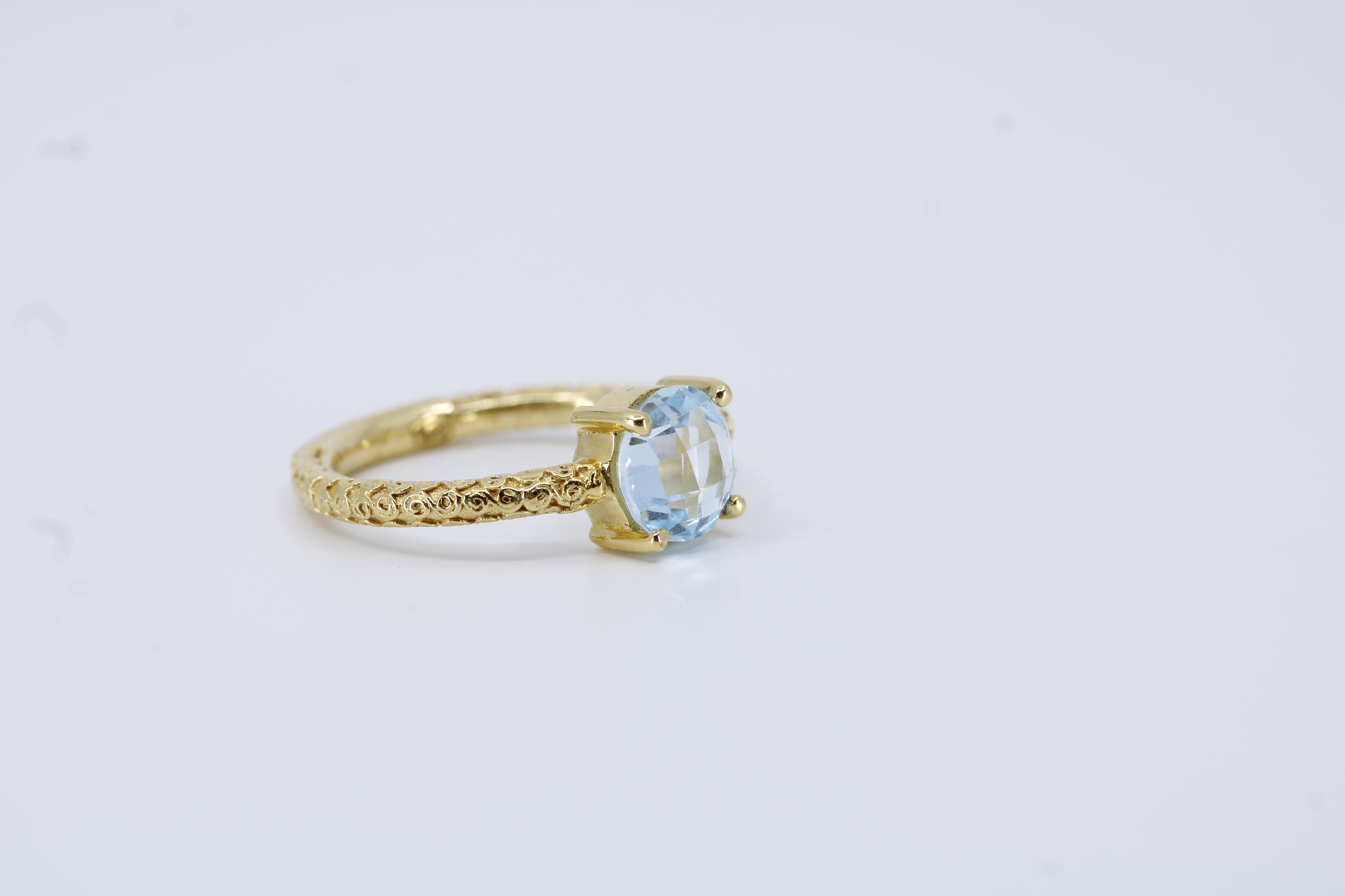Il Gattopardo Classic Solitaire Ring with Blue Topaz