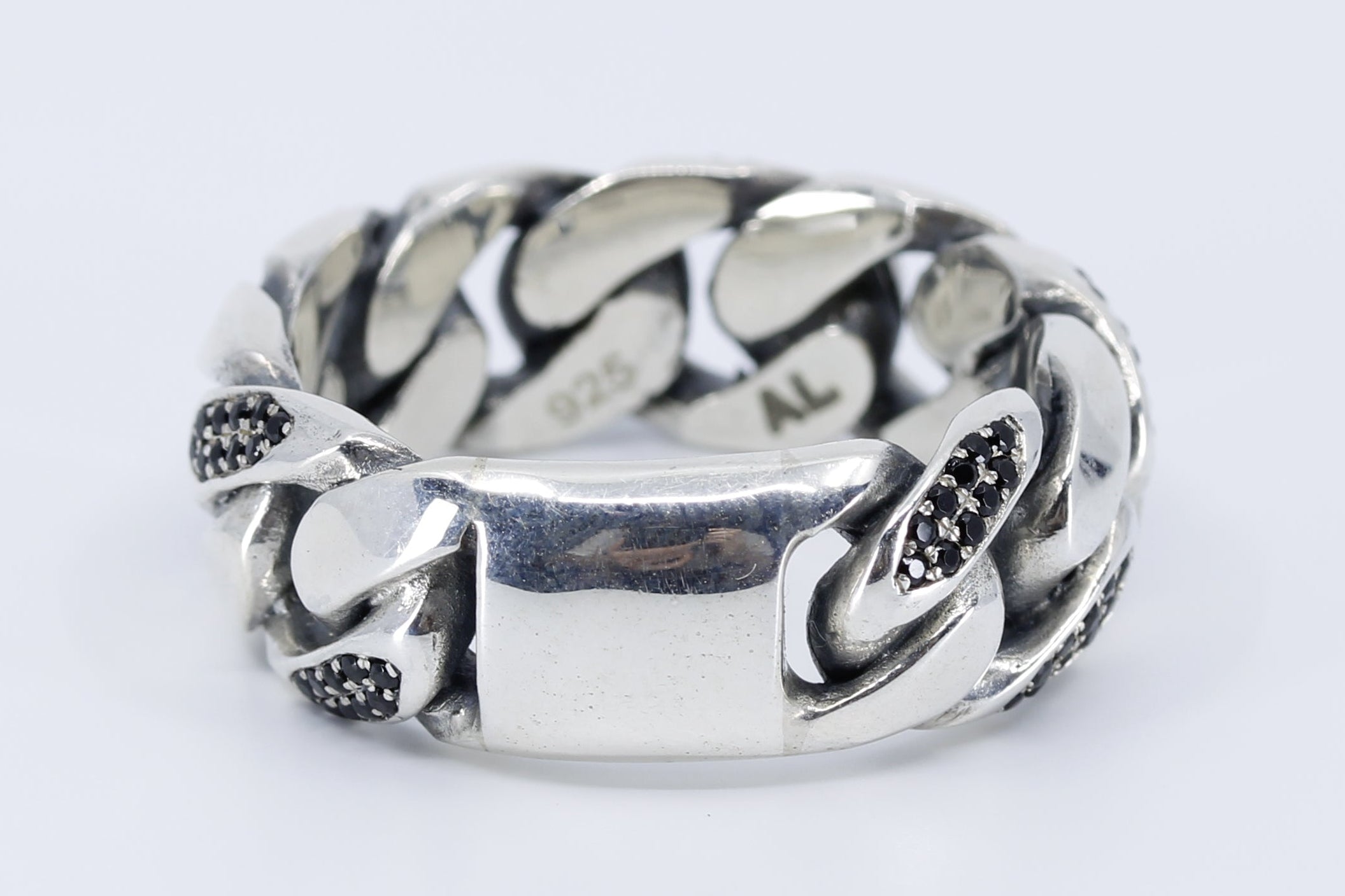 SAAR Black Spinel Curb Chain Ring