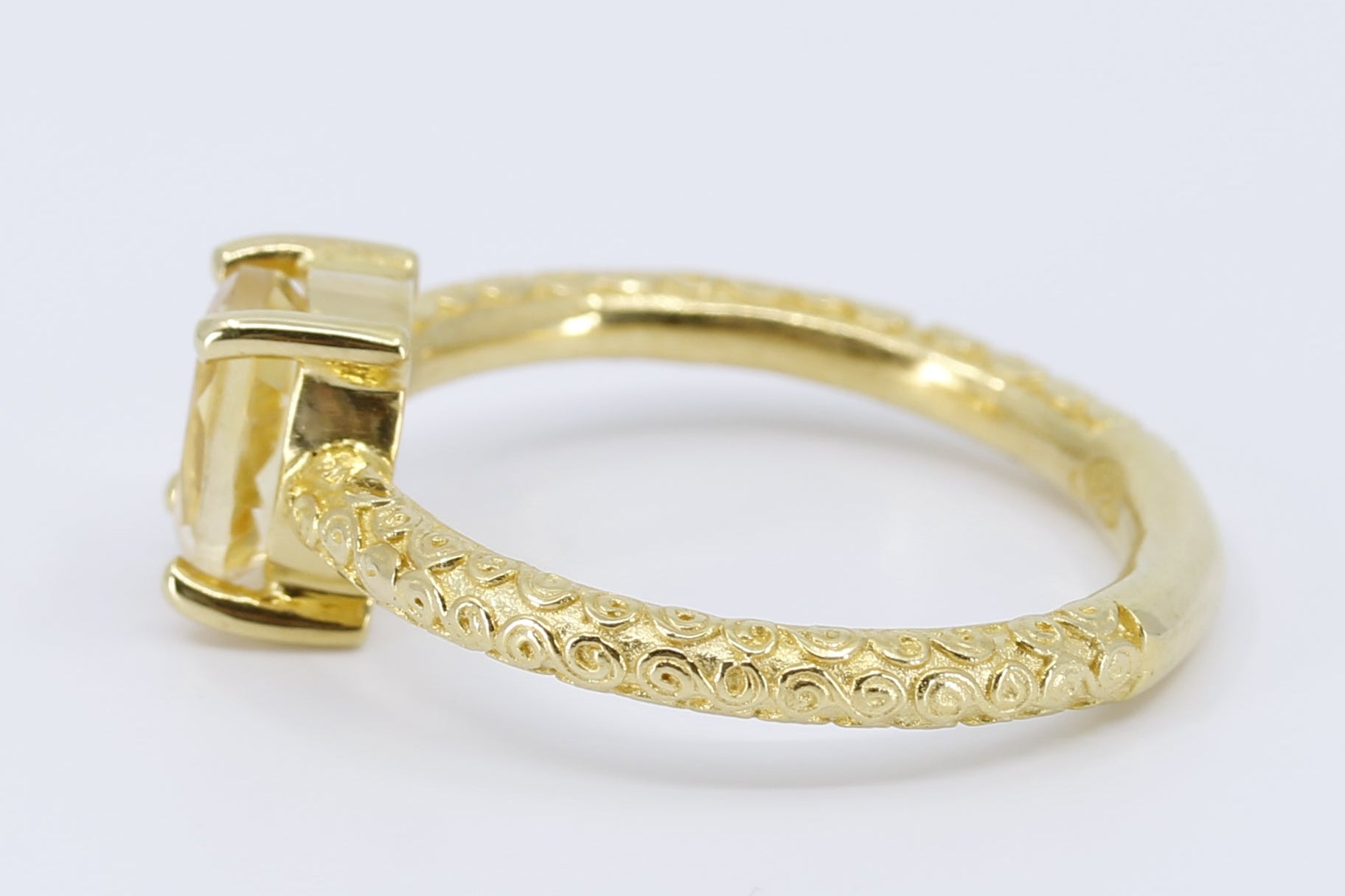 AURORA Solitaire Ring with Lemon Quartz