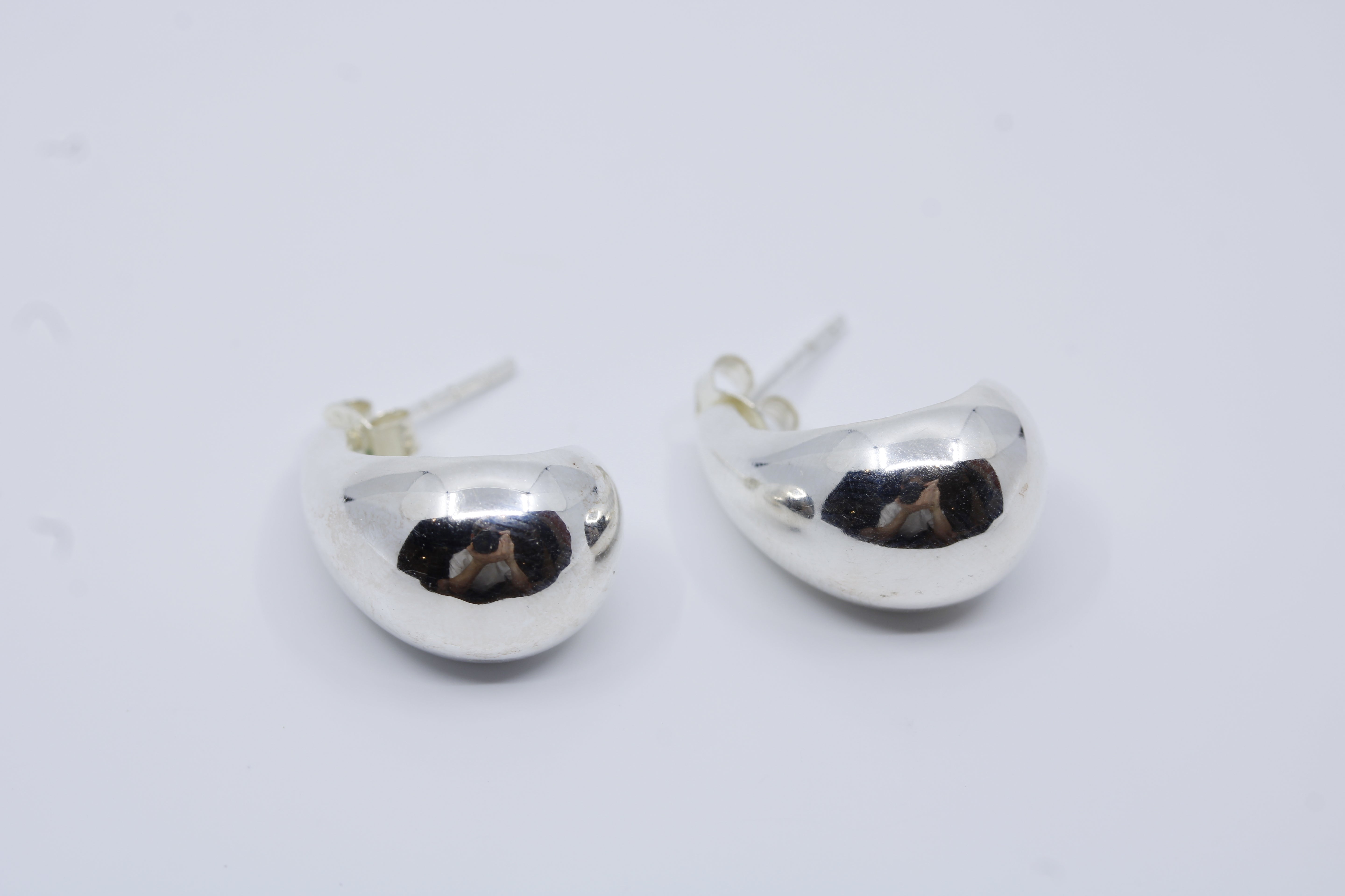 Linea Teardrop Hoop Earrings