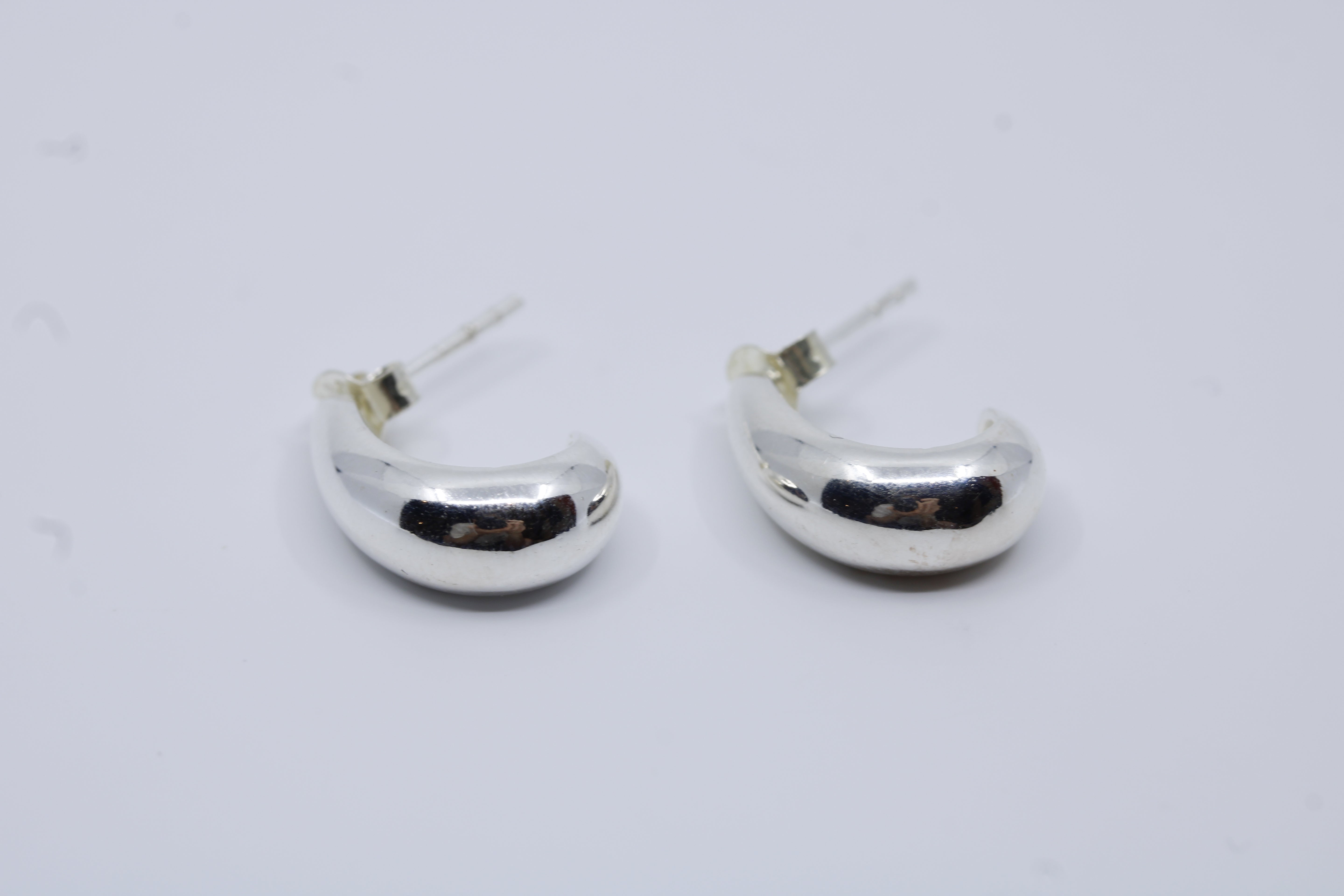 Linea Teardrop Huggie Hoop Earrings