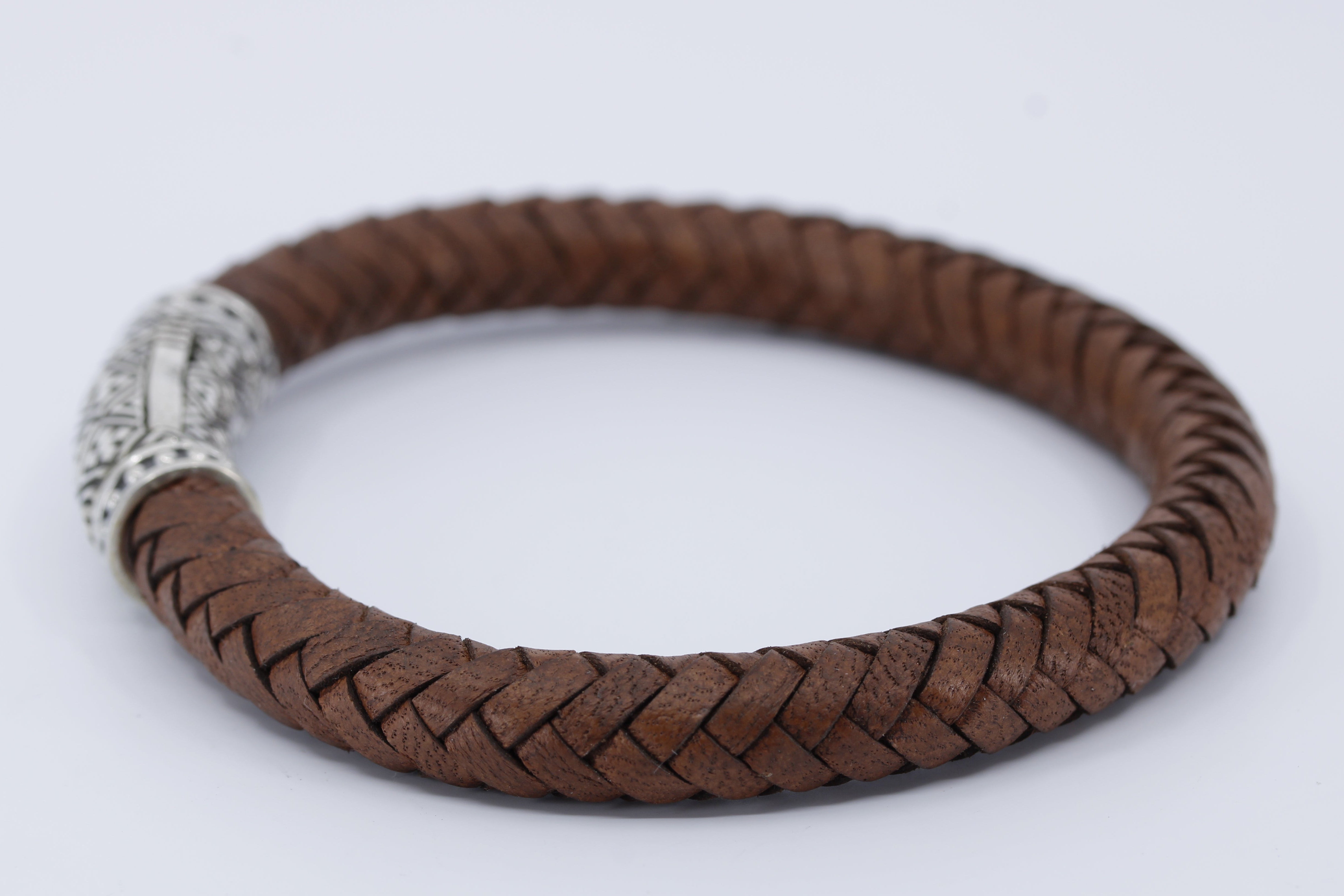 NOVA Braided Leather Bracelet with Lattice Barrel