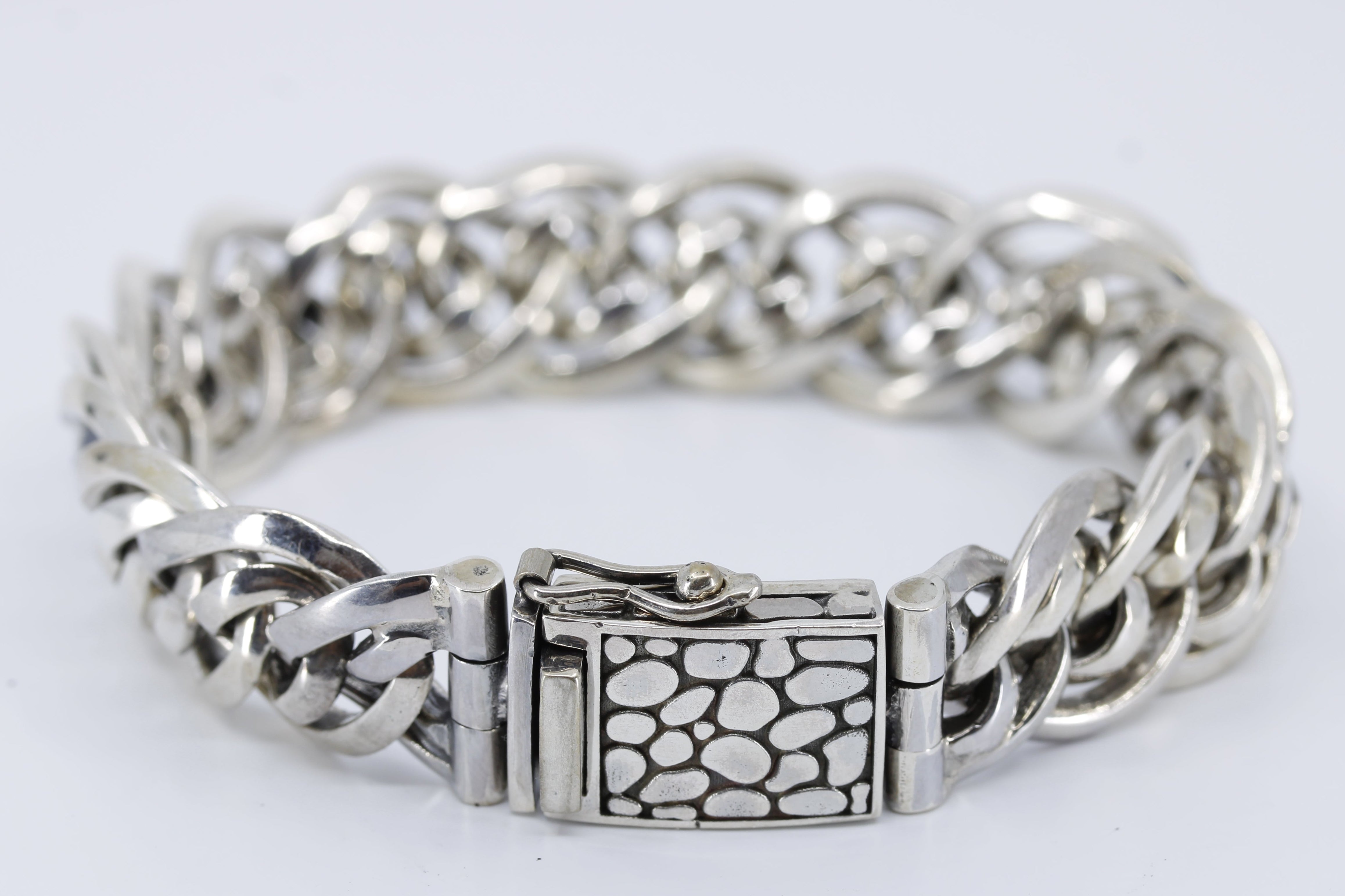 SAAR Slim Curb Chain Bracelet