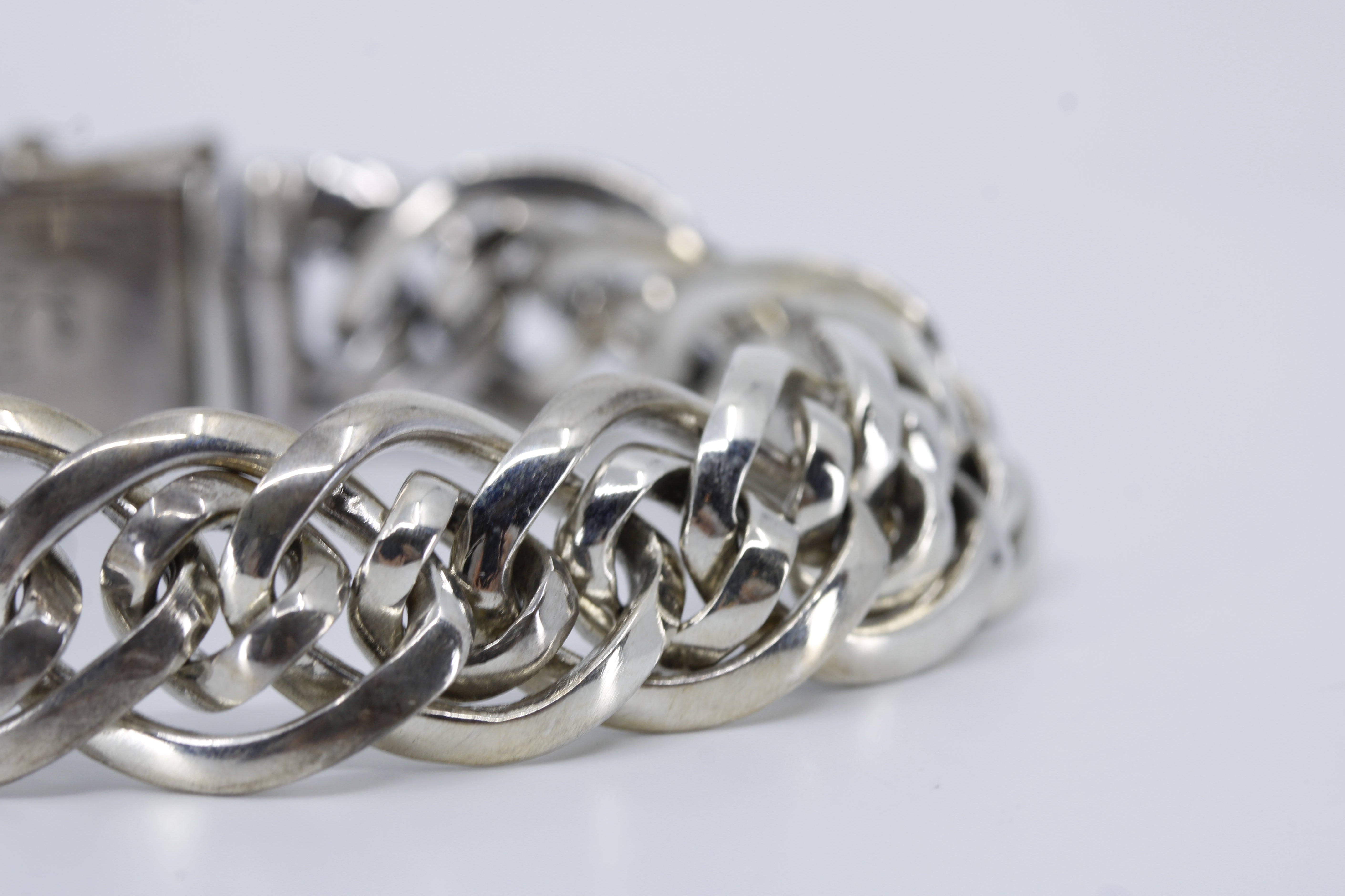 SAAR Slim Curb Chain Bracelet