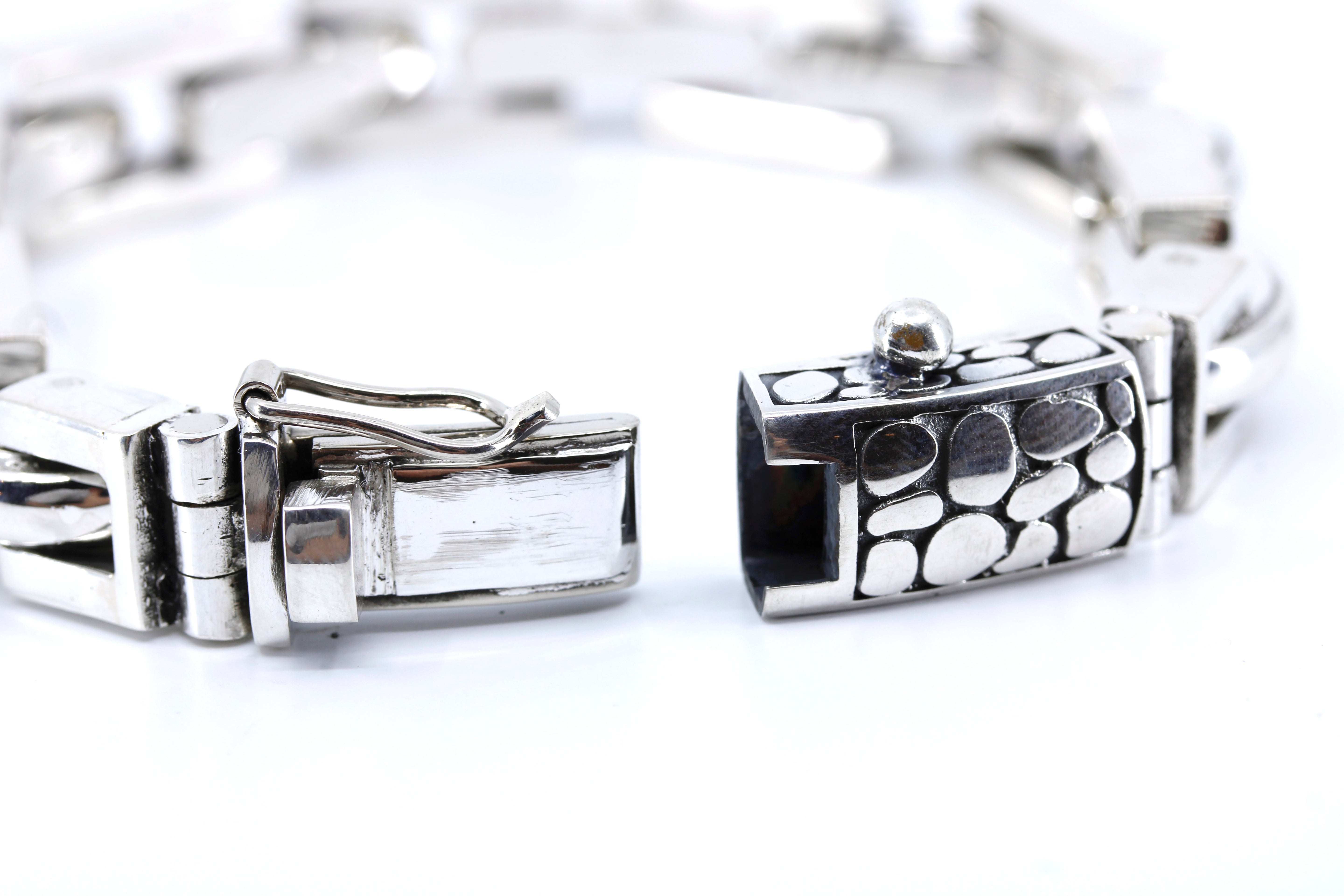 SAAR Box Link Chain Bracelet