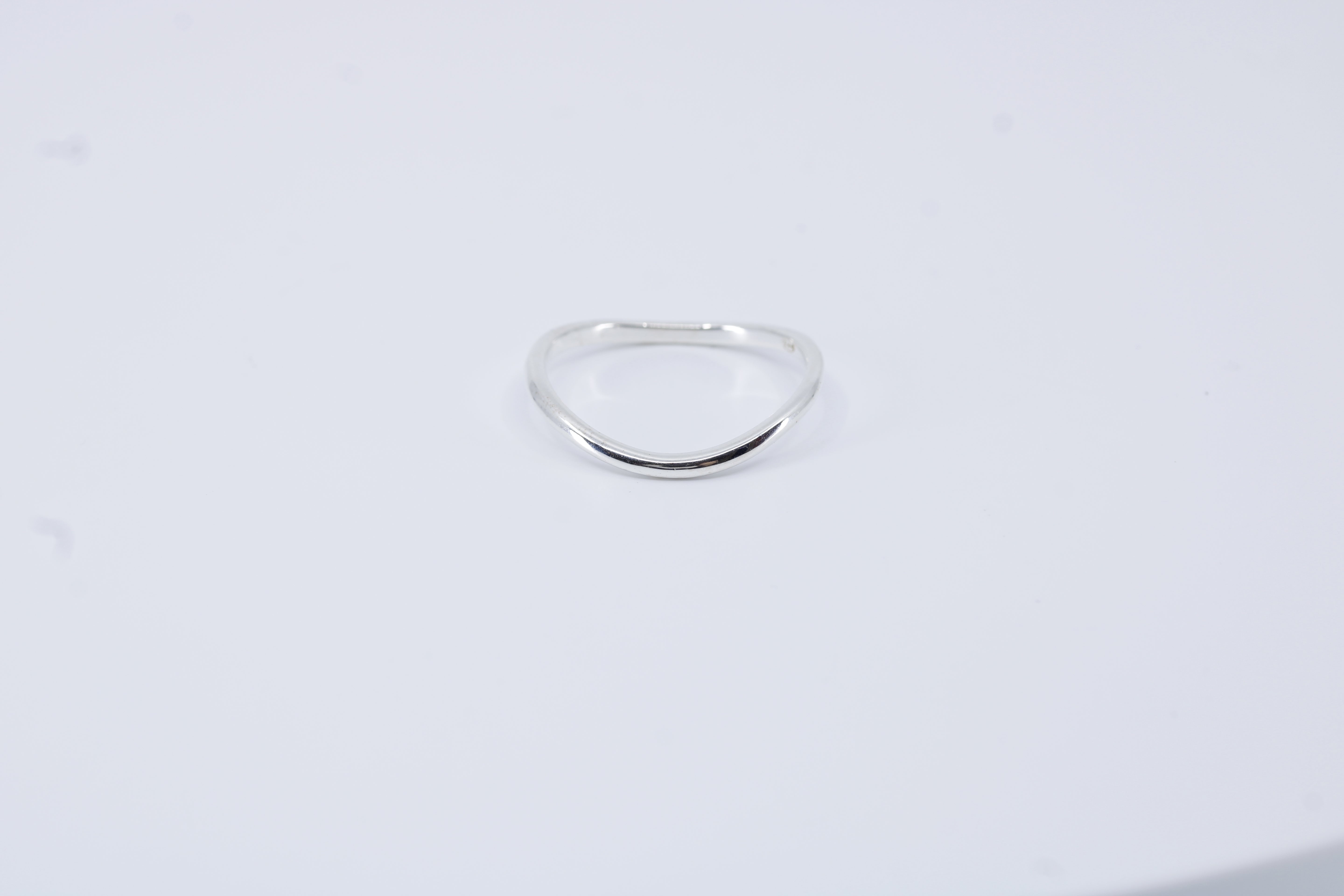 Linea Wave Band Ring