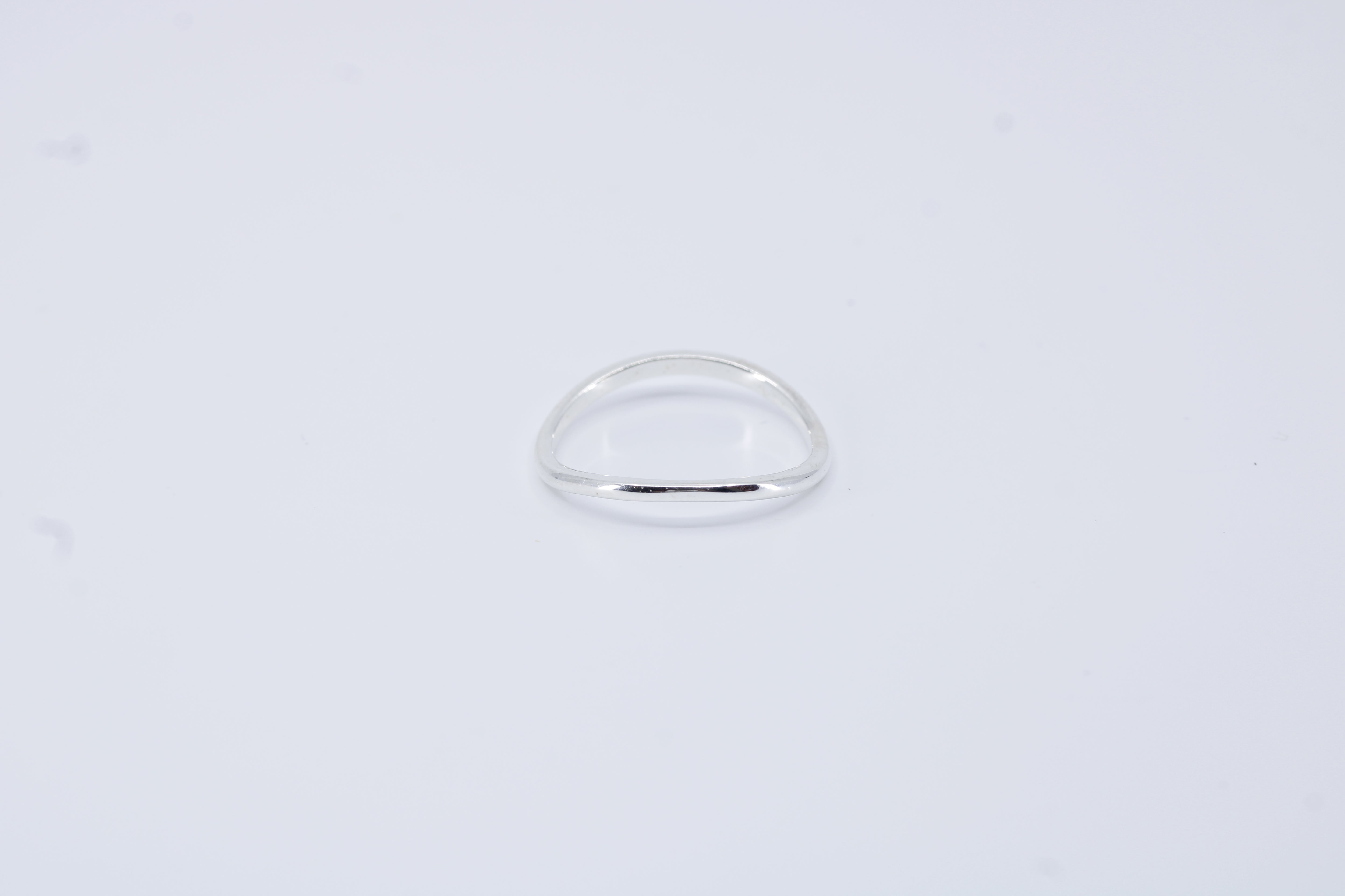 Linea Wave Band Ring