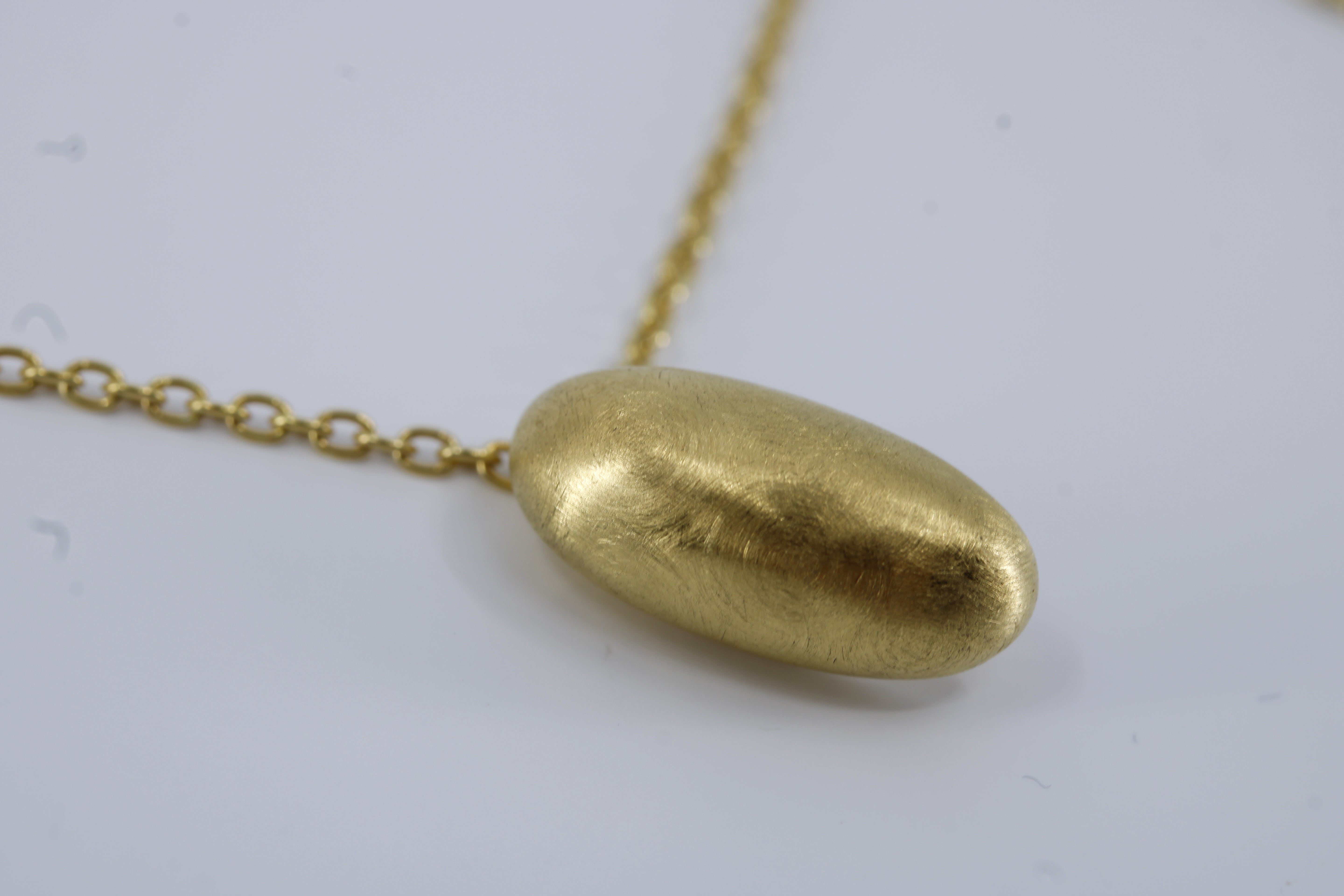 Linea Sculpture Pendant Necklace