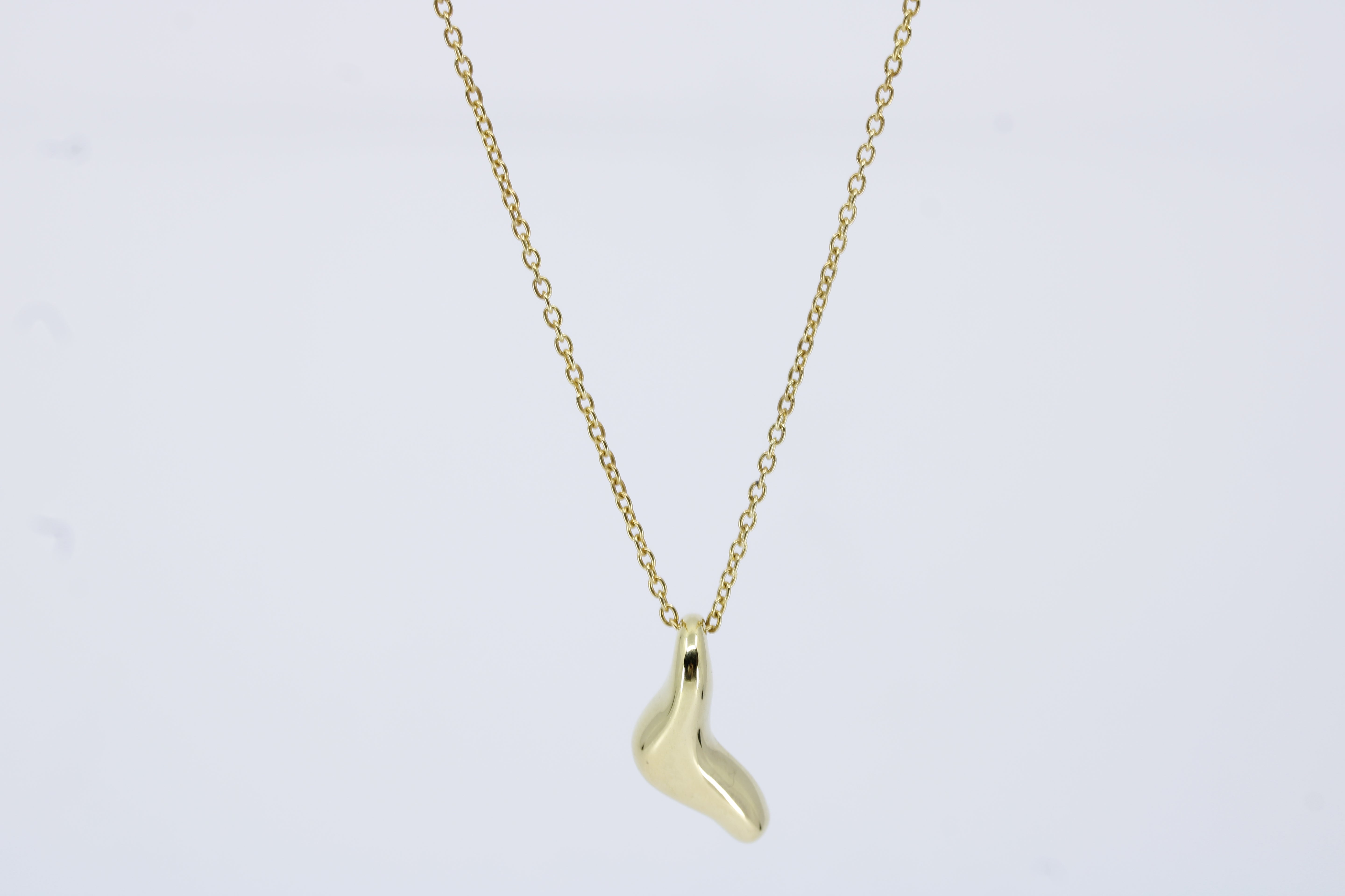 Linea Bold Sculpture Pendant Necklace
