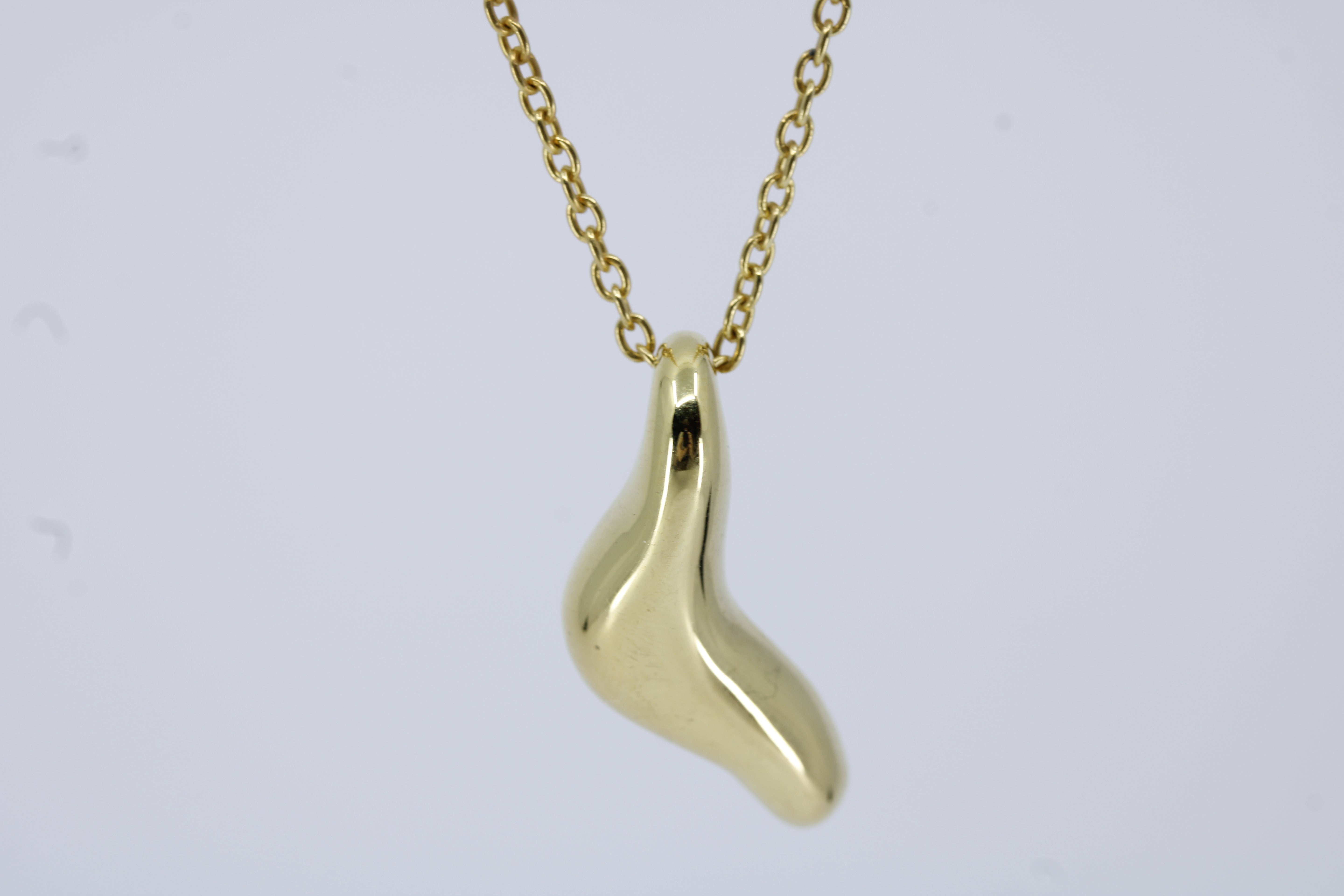 Linea Bold Sculpture Pendant Necklace