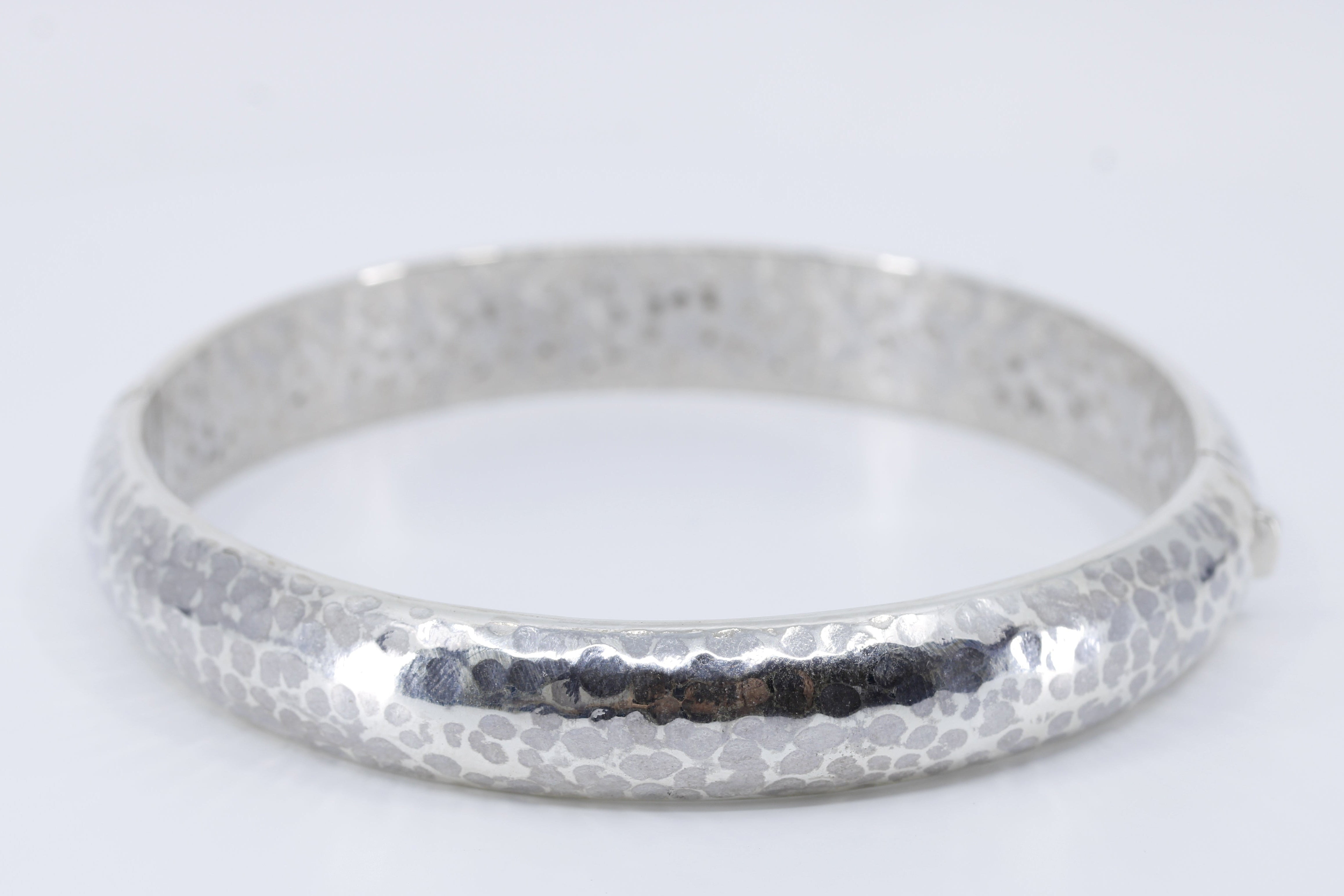 RAVENNA Hammered Bangle Bracelet