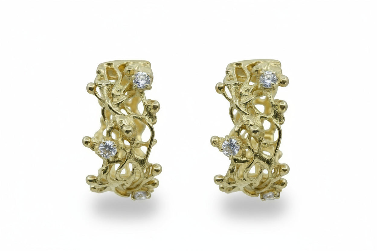 NURAI Round Earring with Topaz