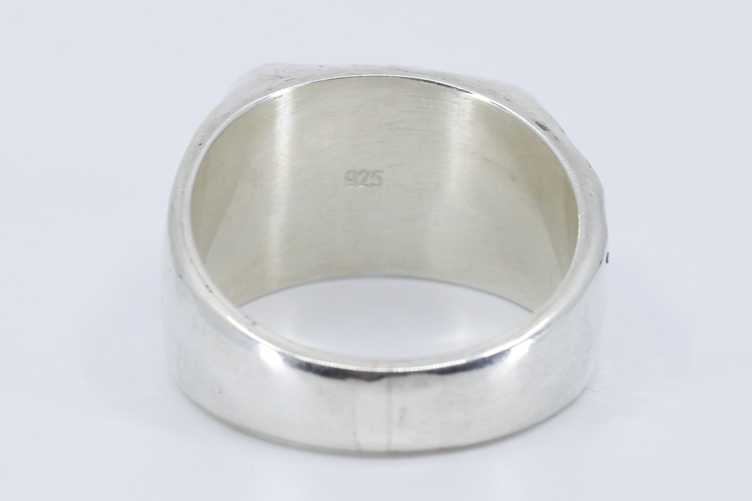 JAYA Signet Ring with Black Crystal