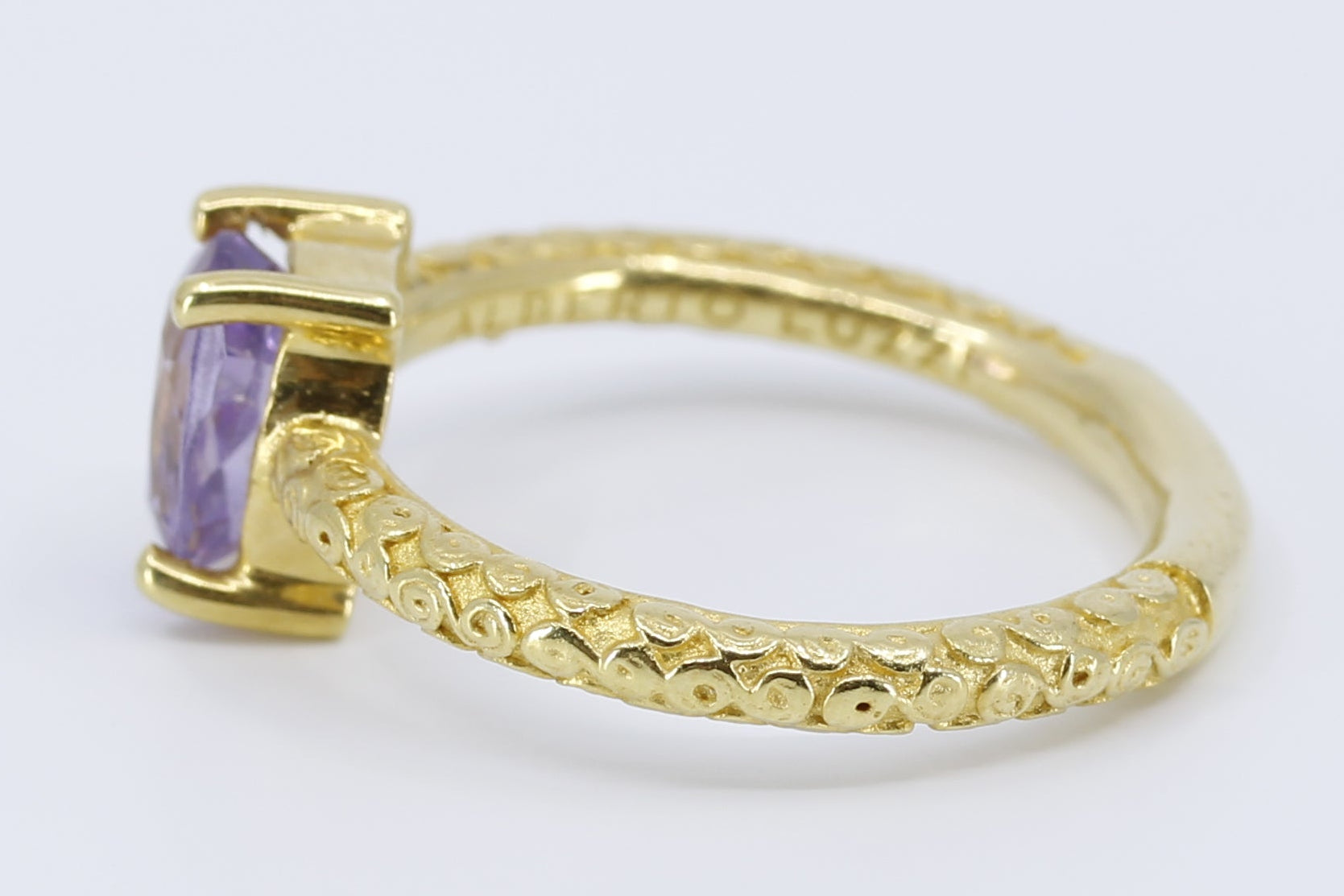 AURORA Solitaire Ring with Amethyst