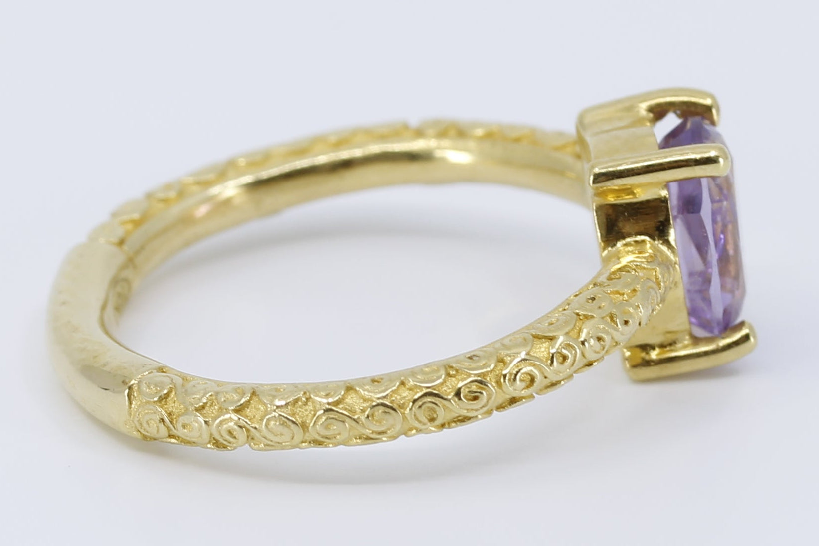 AURORA Solitaire Ring with Amethyst