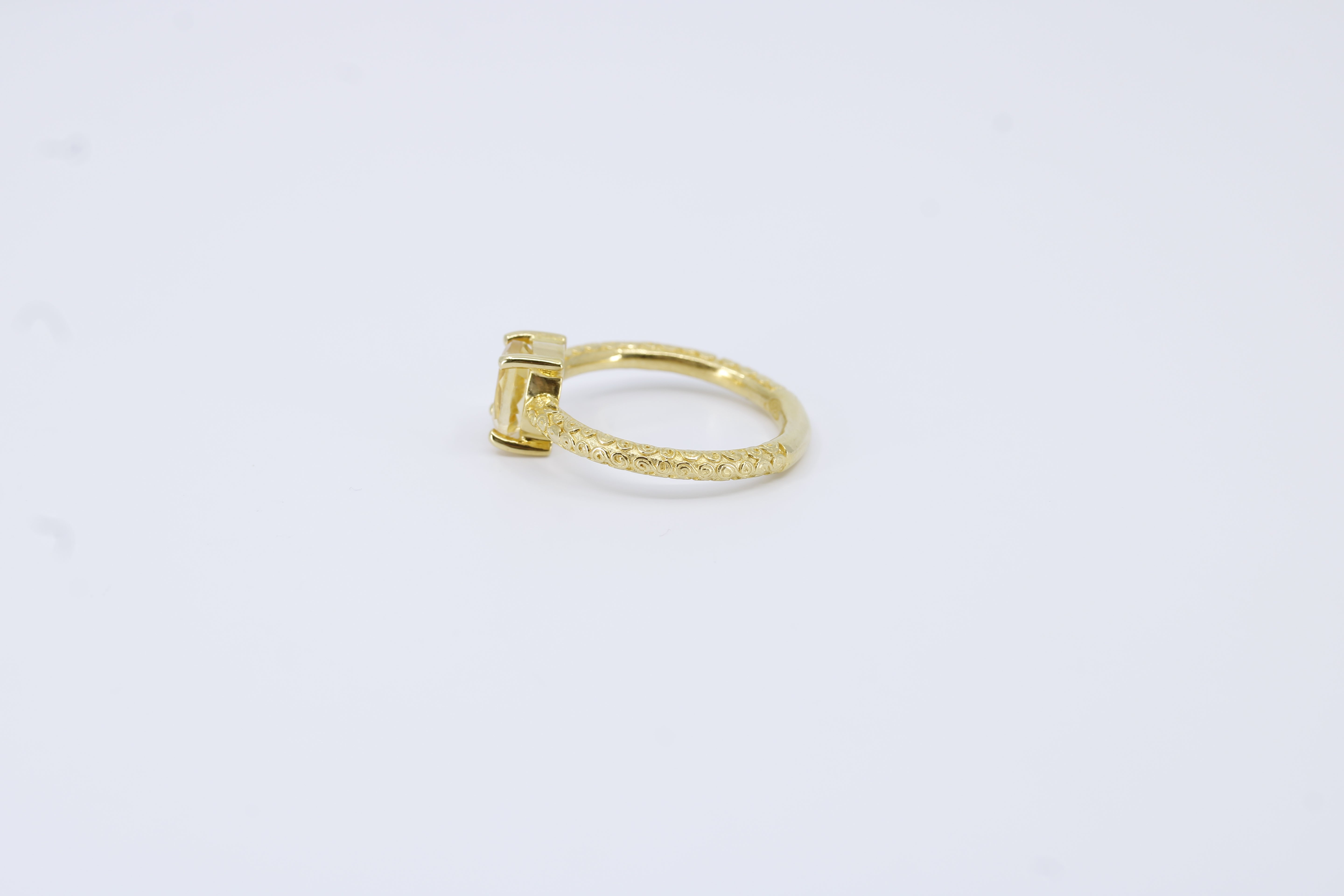 Il Gattopardo Solitaire Ring with Lemon Quartz