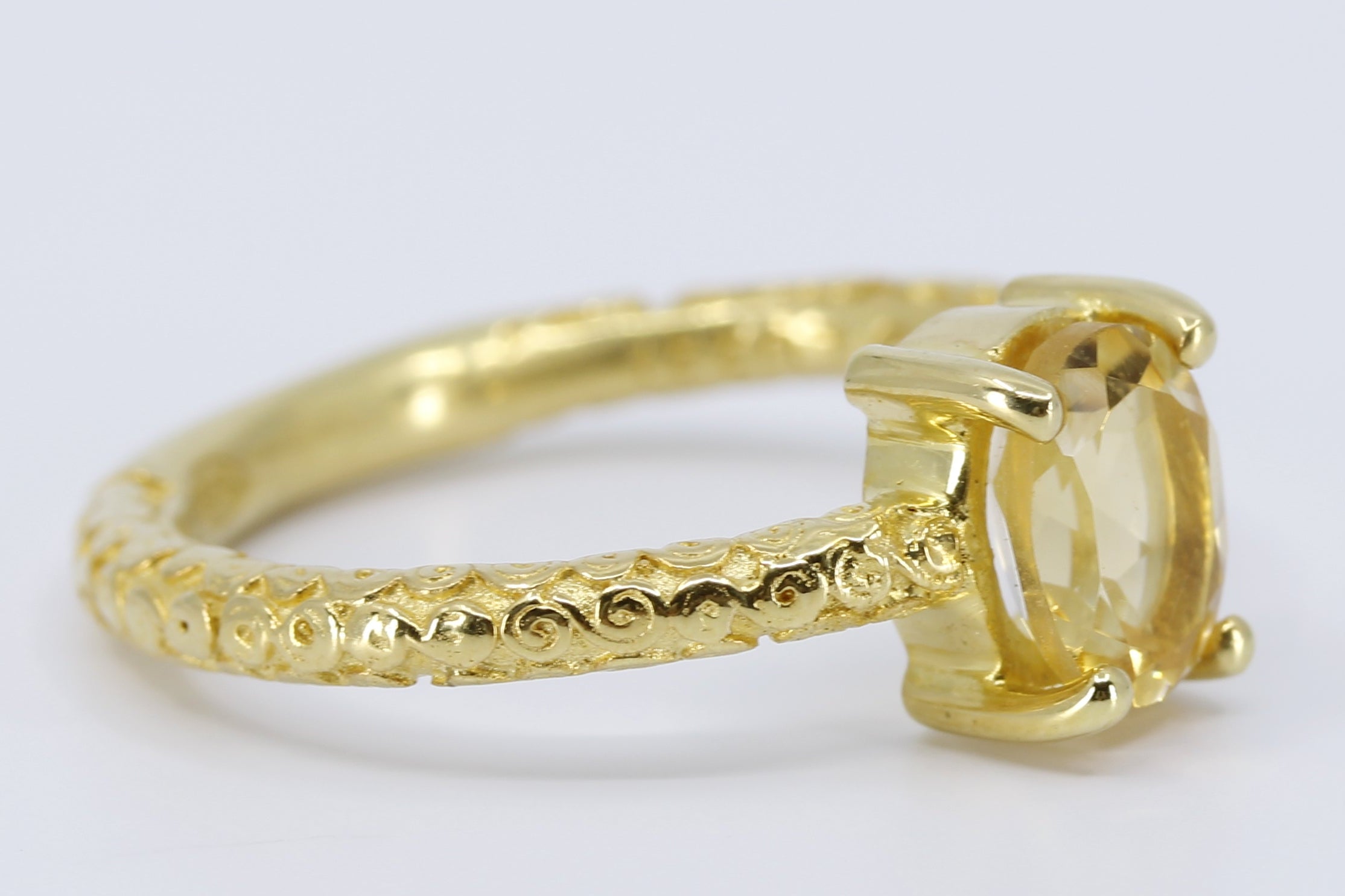 AURORA Solitaire Ring with Lemon Quartz