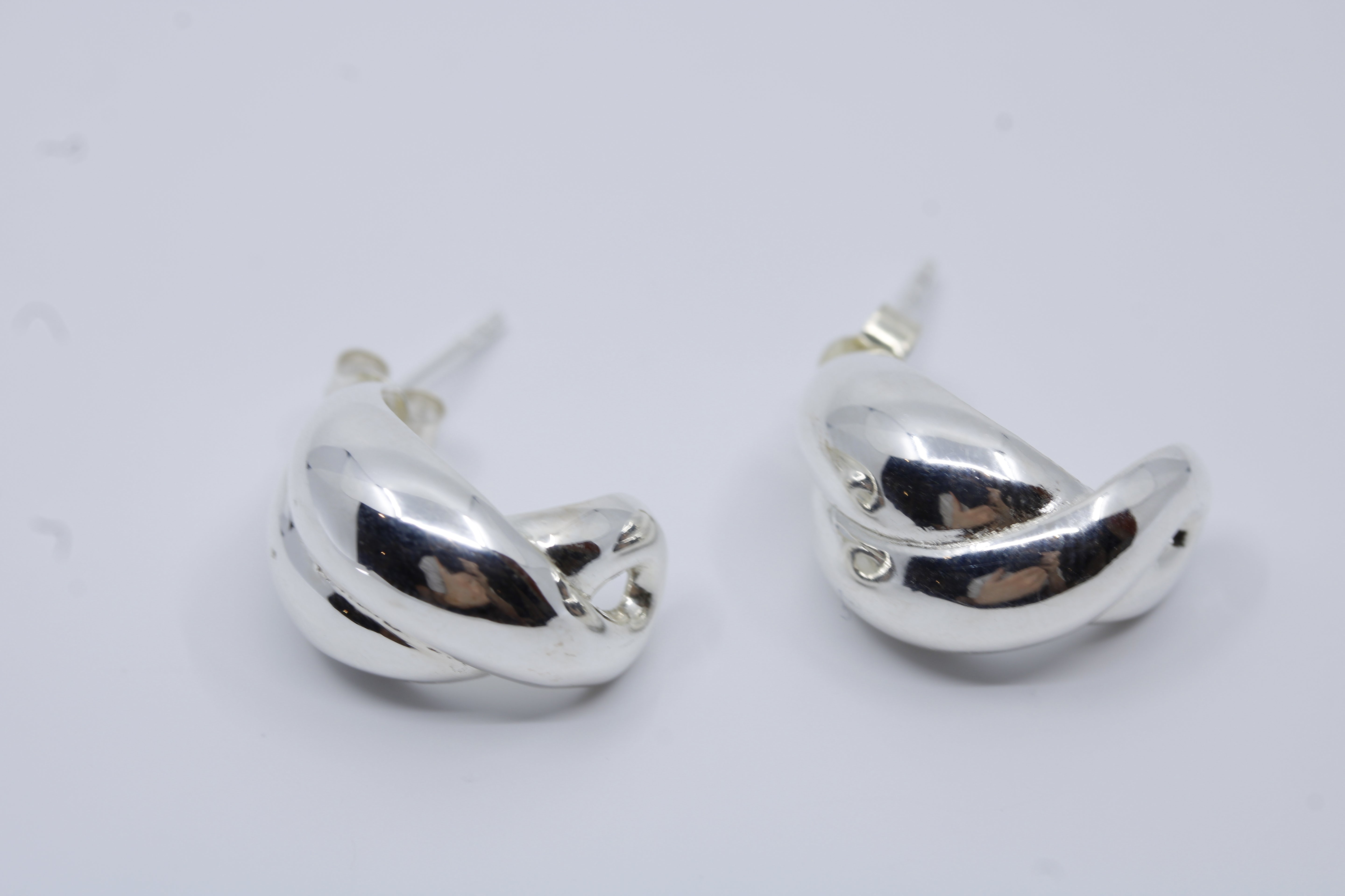 Linea Twist Hoop Earrings