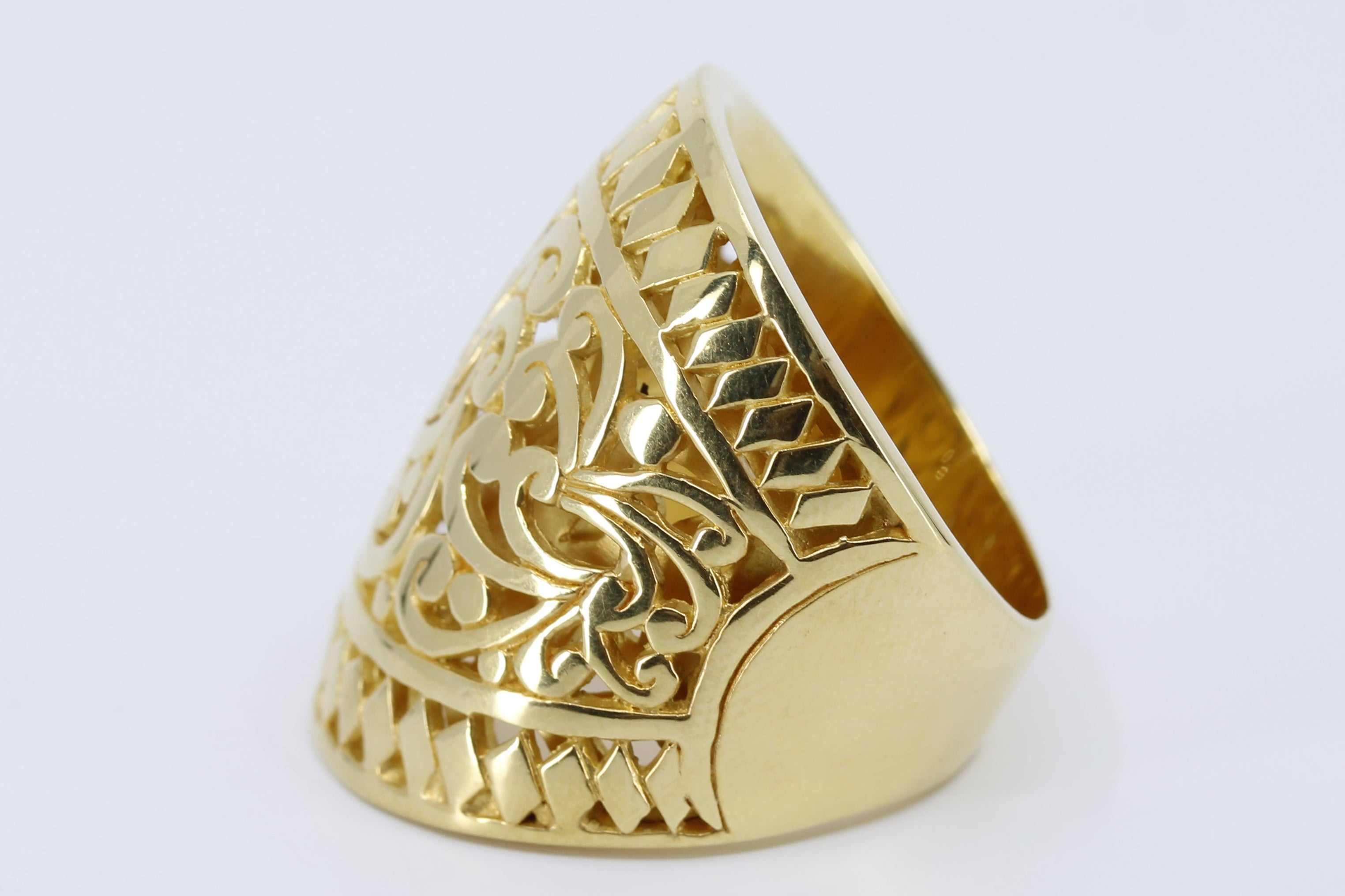RAVENNA Carved Cigar Band Ring