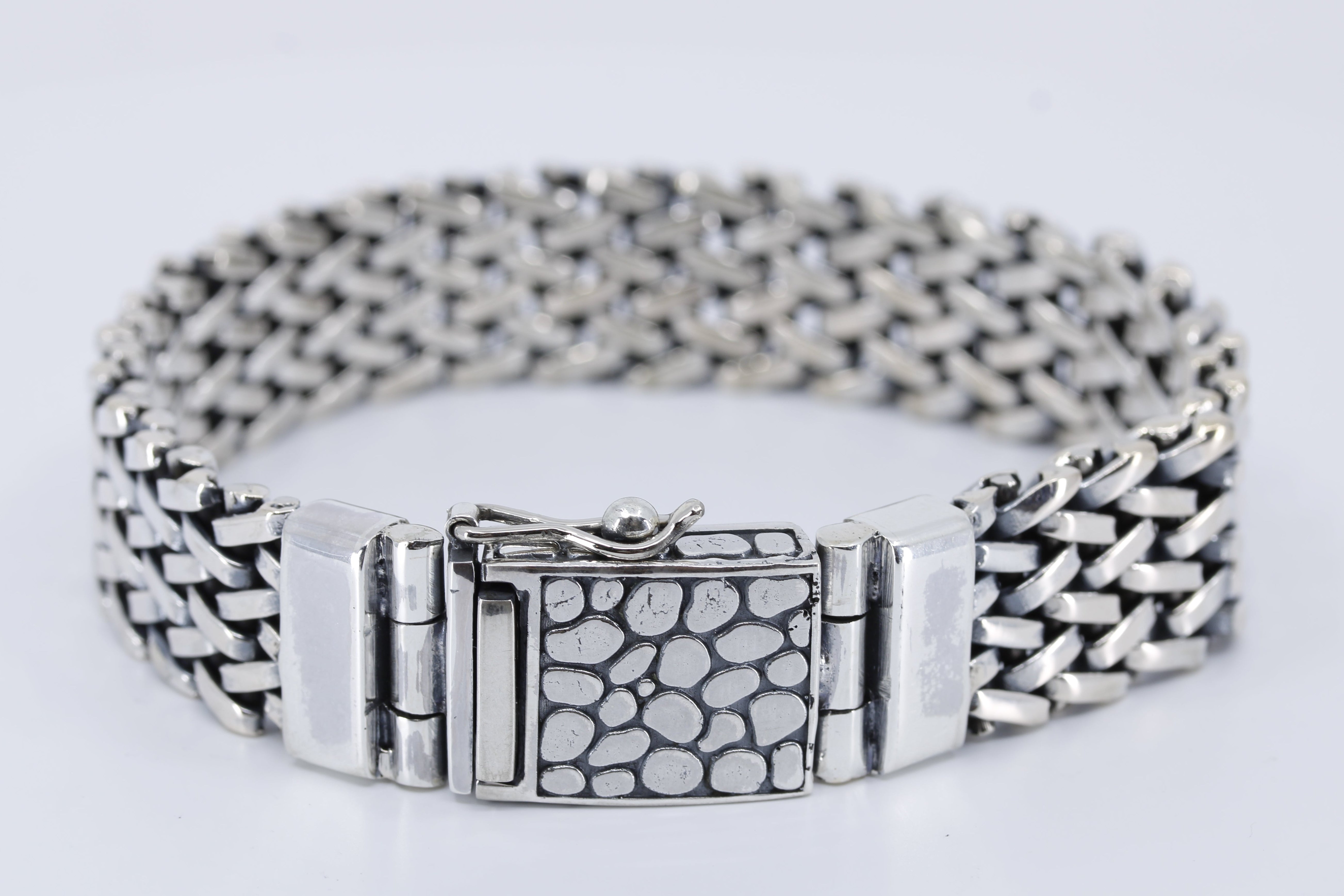 SAAR Heritage Woven Chain Bracelet