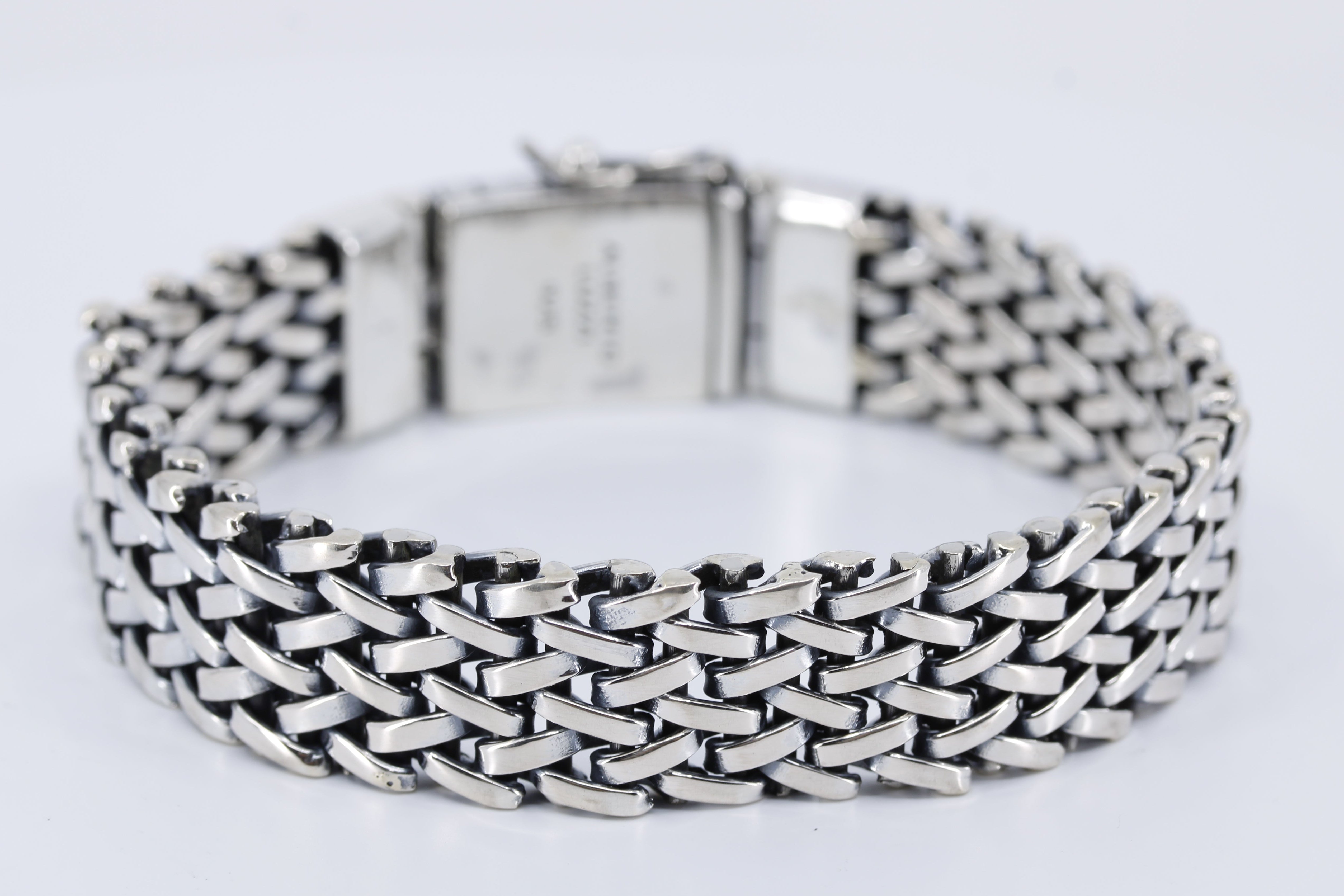 SAAR Heritage Woven Chain Bracelet
