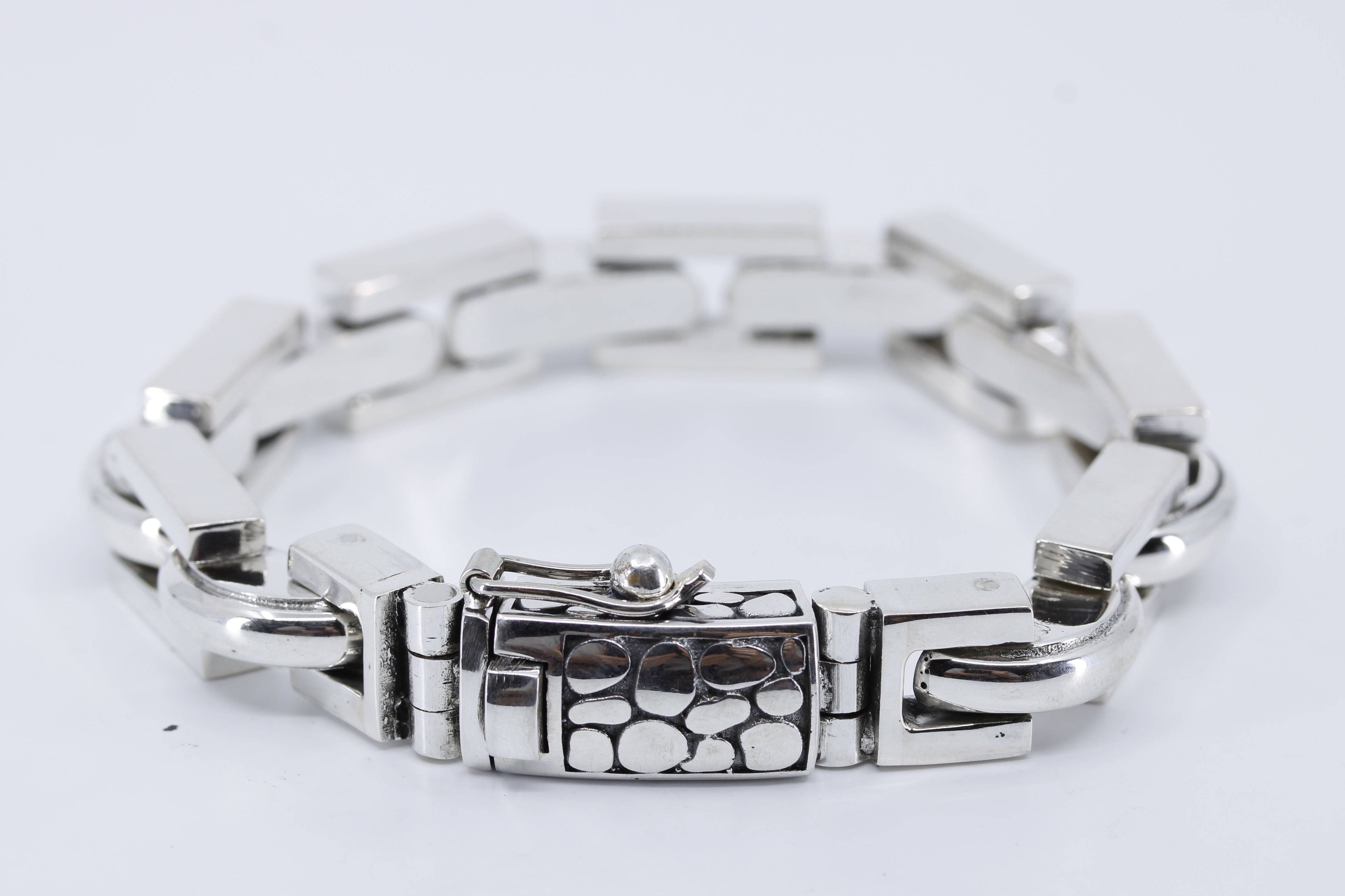 SAAR Box Link Chain Bracelet