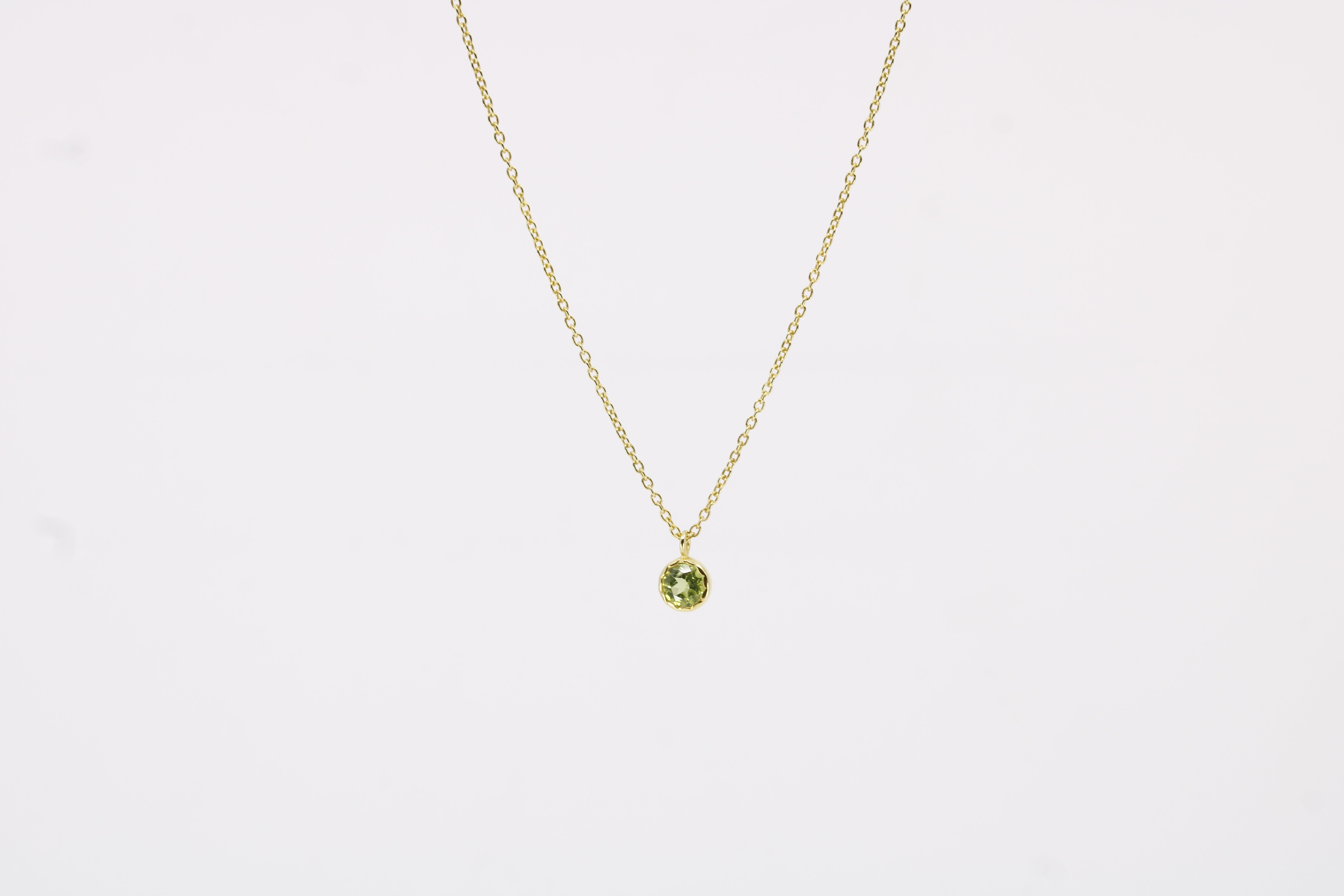 Luce Bezel Pendant Necklace with Peridot