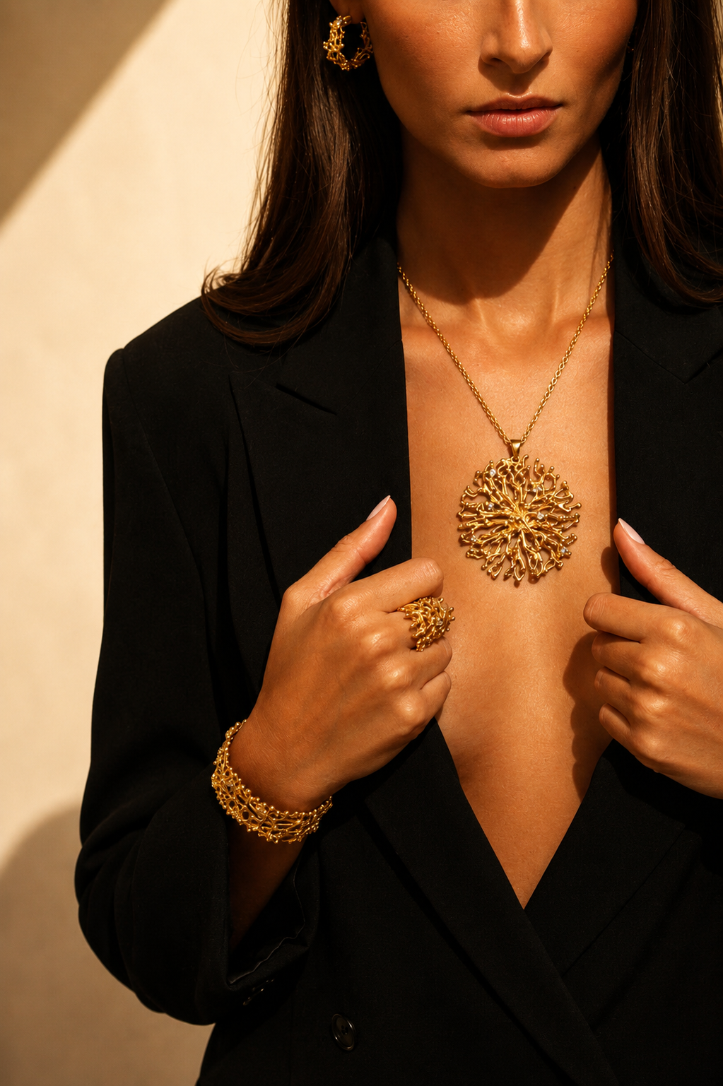 NURAI Bold Pendant Necklace